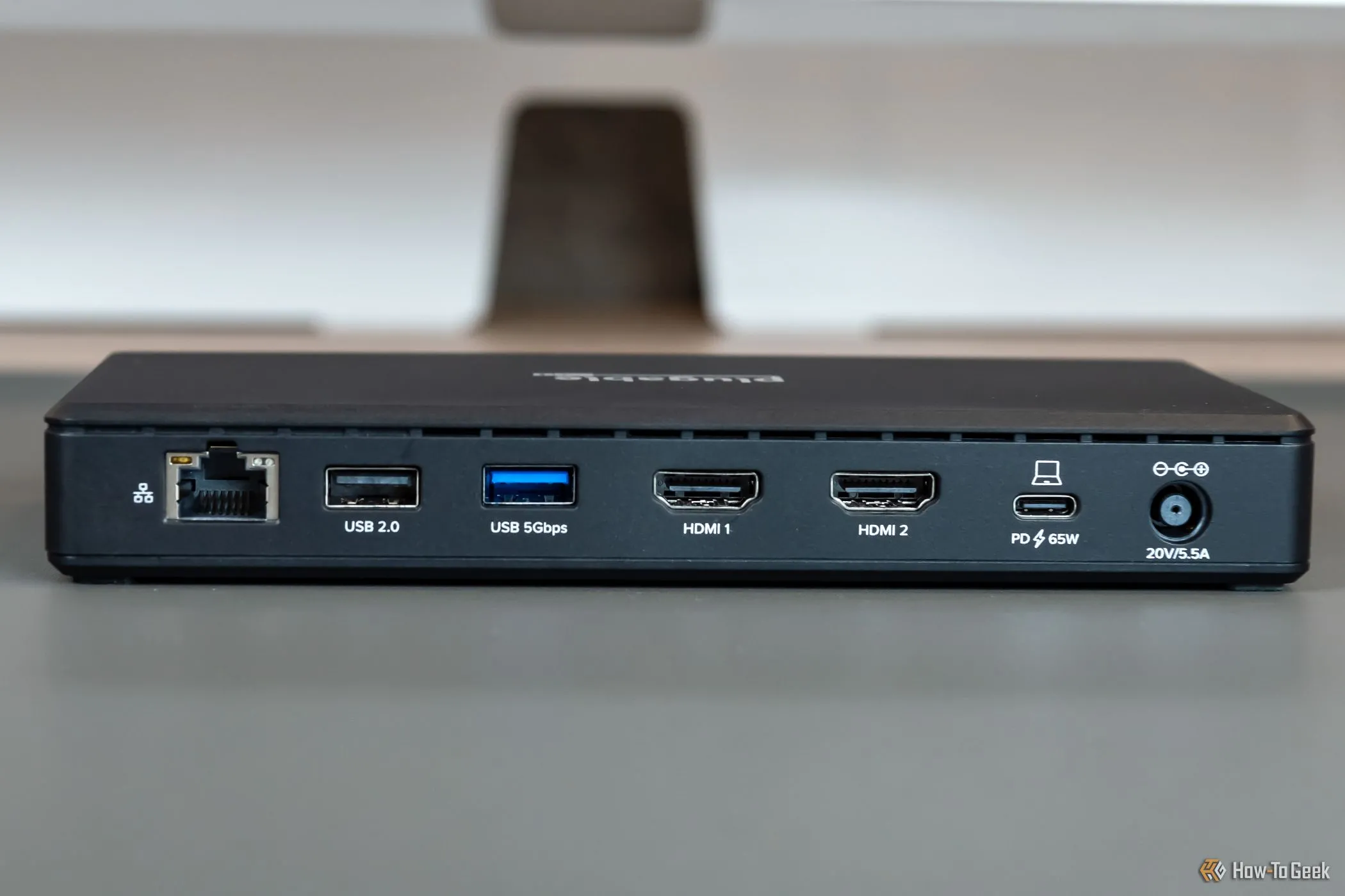Các cổng kết nối phía sau Docking Station Plugable USB-C Dual HDMI