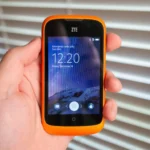 Điện thoại ZTE Open chạy hệ điều hành Firefox OS, một trong những thiết bị phát triển ban đầu.