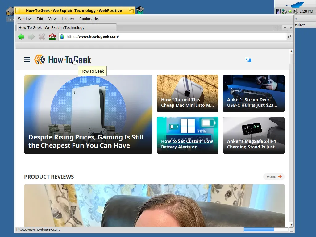 Giao diện desktop của hệ điều hành Haiku, bản tái tạo của BeOS, hiển thị trình duyệt WebPositive.
