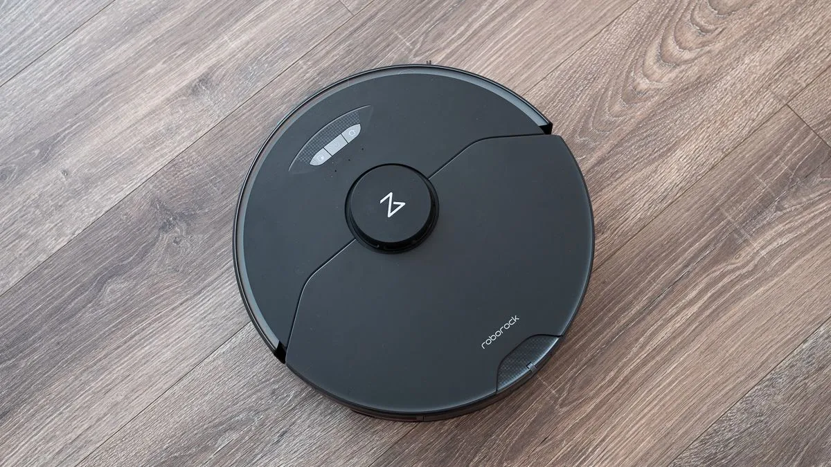 Robot hút bụi tự động Roborock S7 MaxV Ultra nhìn từ trên xuống.