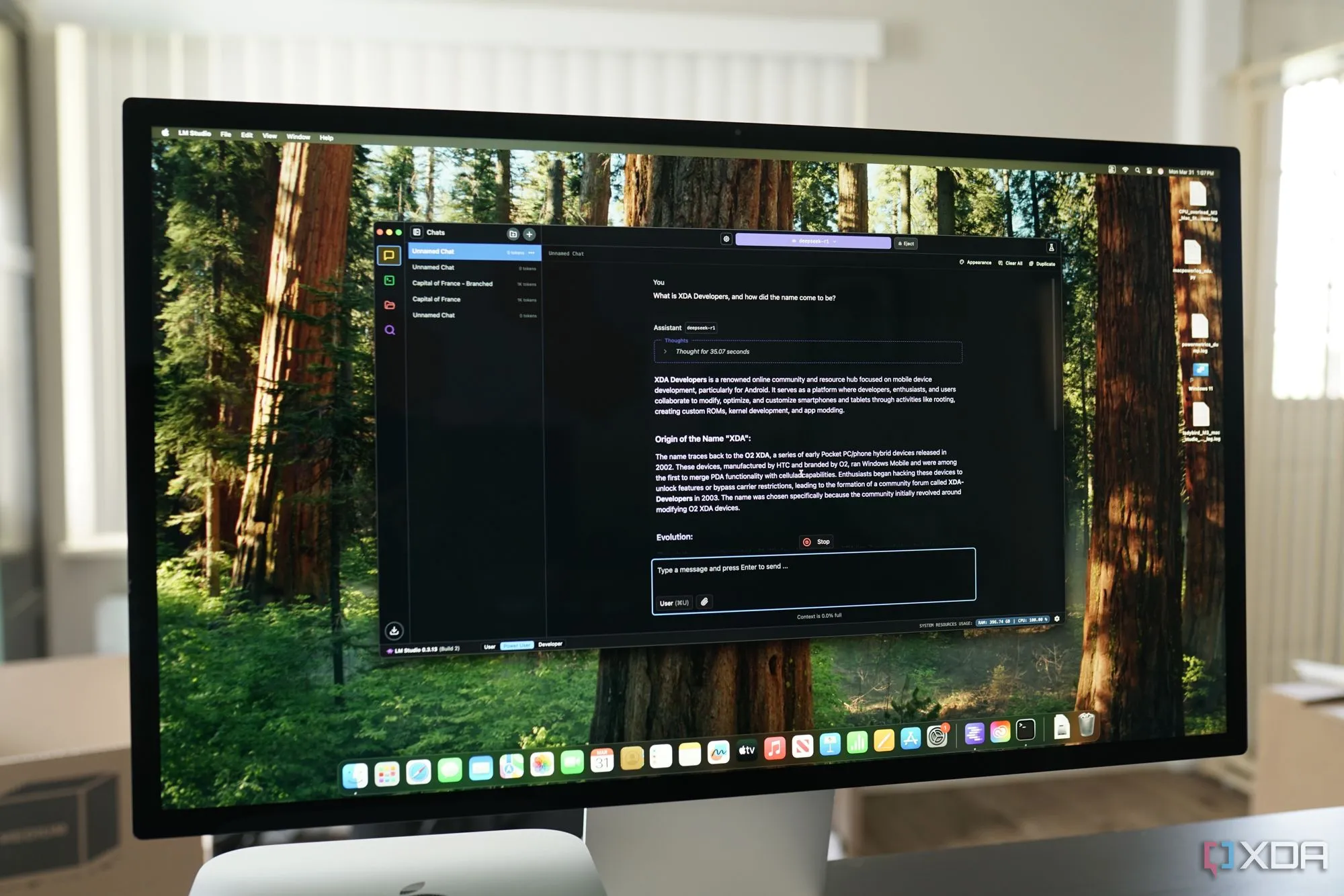 DeepSeek đang chạy trên Mac Studio.