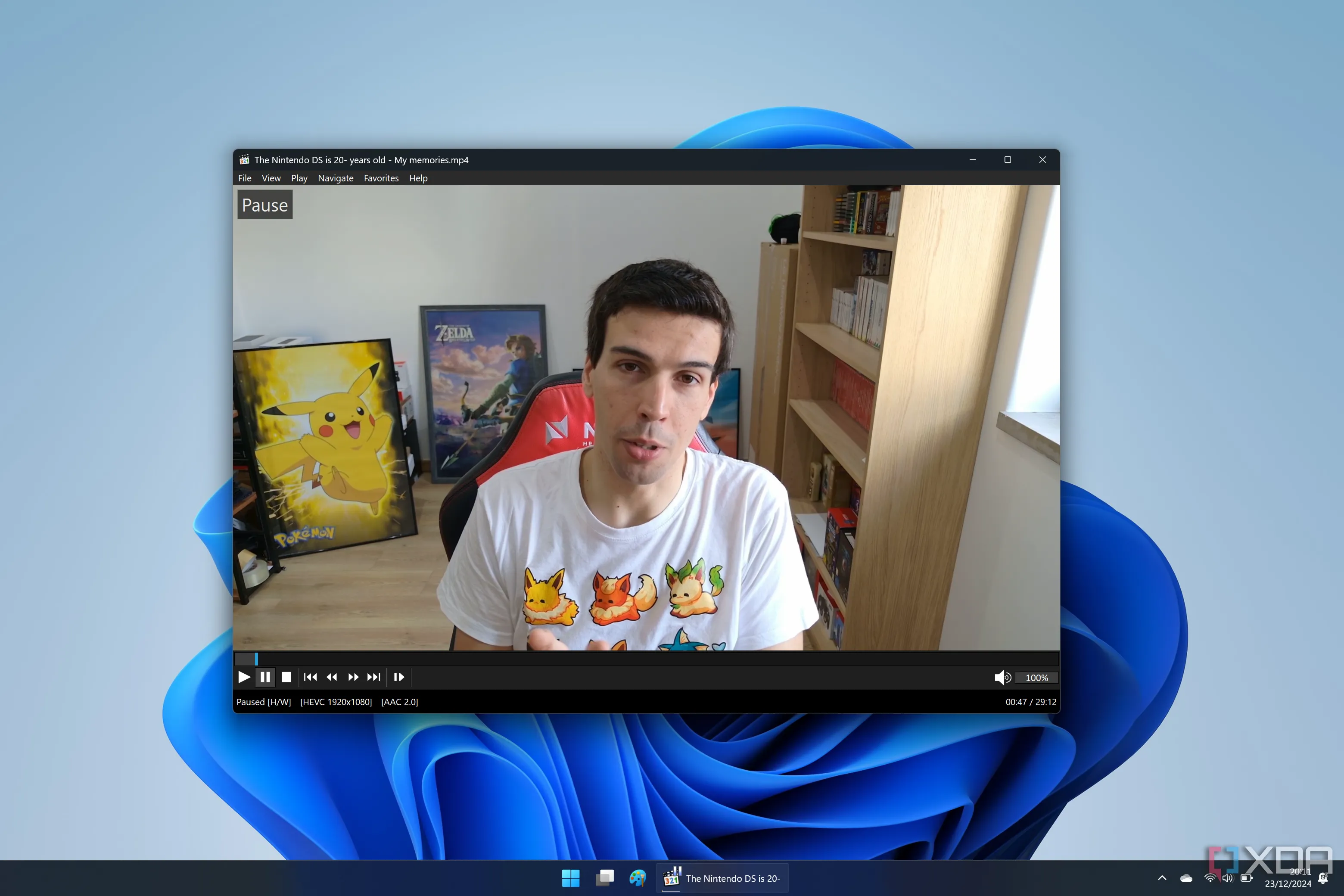 Giao diện Media Player Classic - Home Cinema (MPC-HC) trên Windows 11, hiển thị video đang phát với thanh điều khiển đơn giản