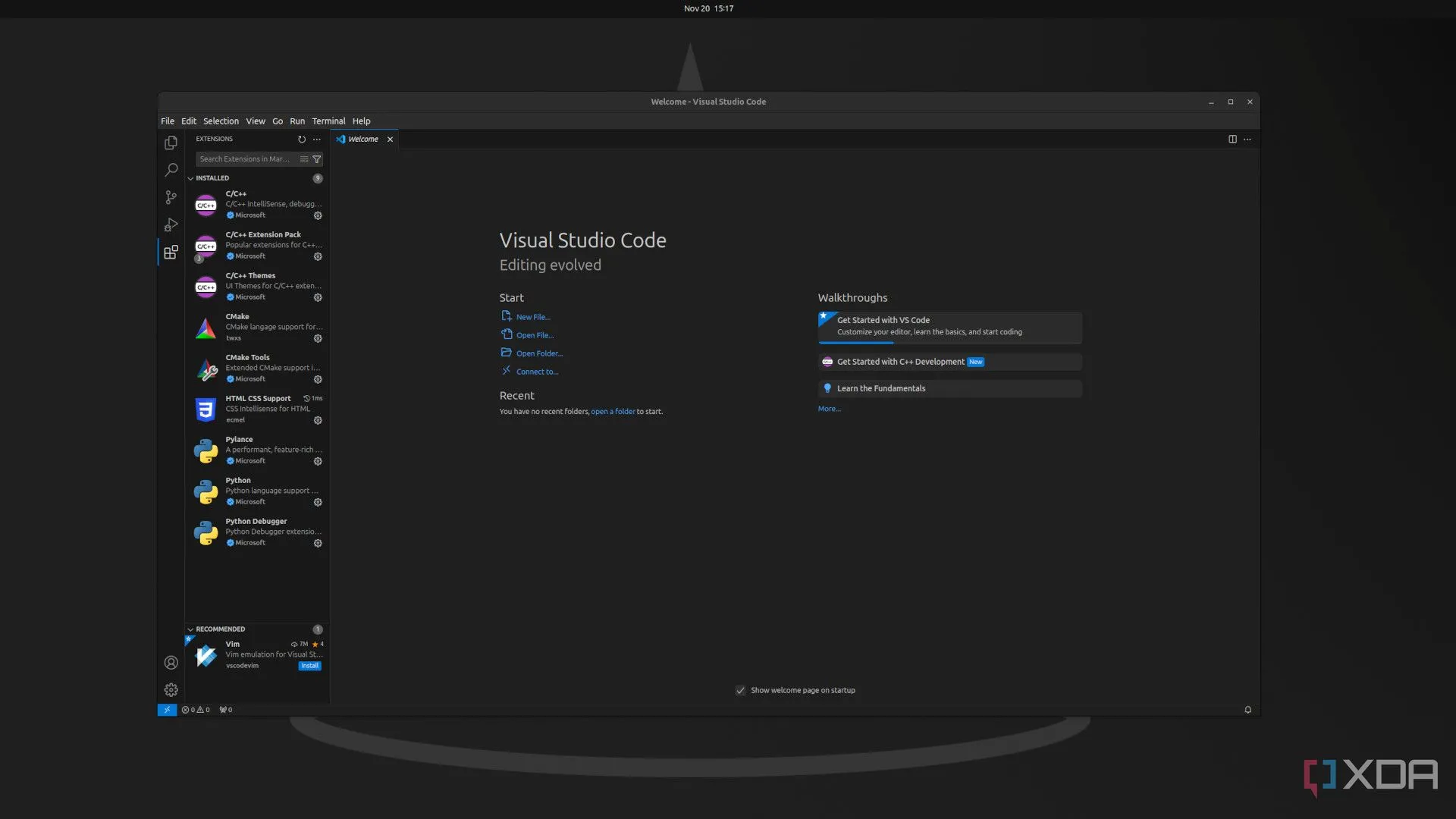 Giao diện Microsoft Visual Studio Code trên hệ điều hành Ubuntu Linux, minh họa khả năng tương thích phần mềm phát triển trên Linux