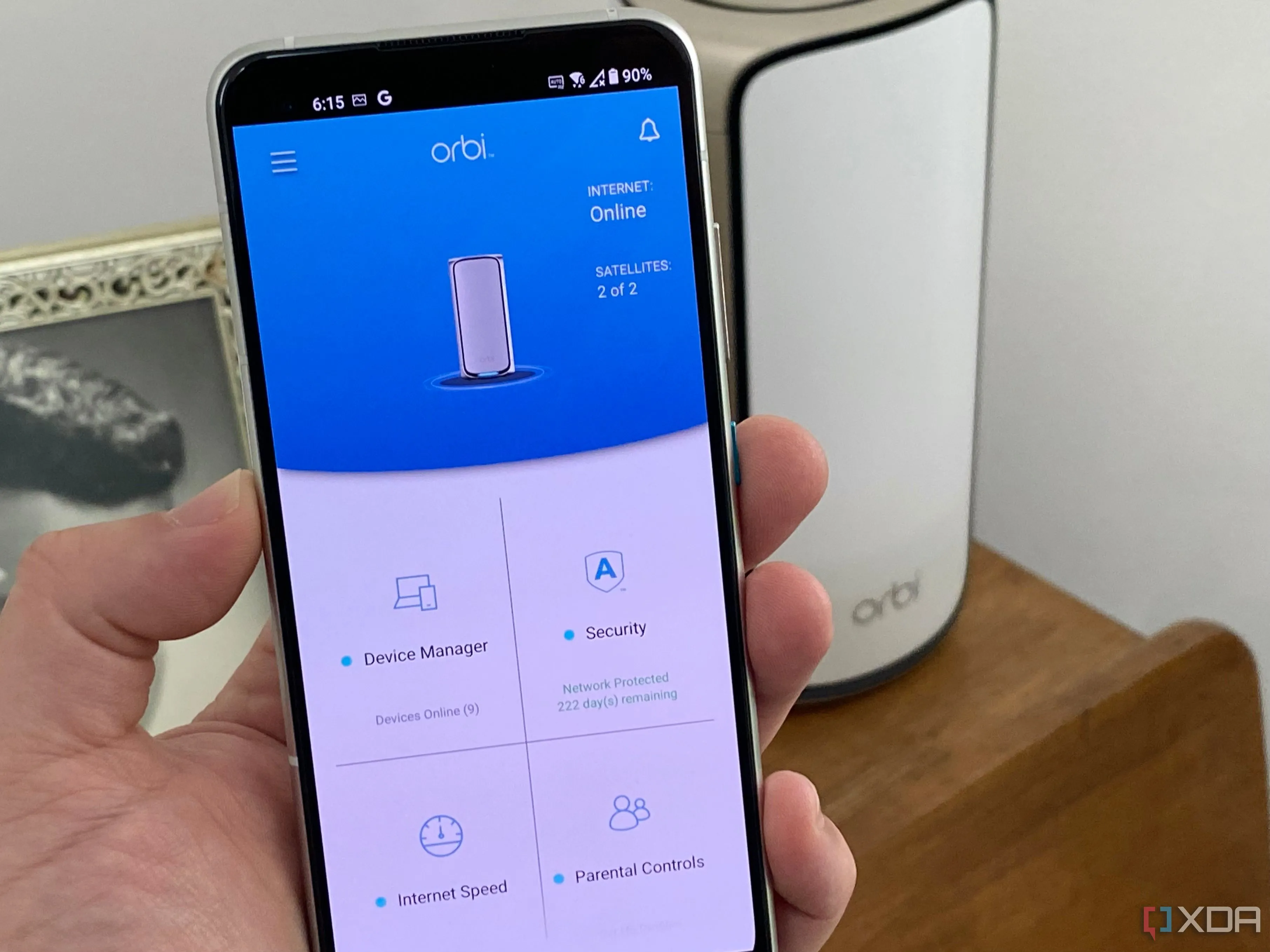 Giao diện ứng dụng quản lý bộ định tuyến Wi-Fi Netgear Orbi trên điện thoại Zenfone 8.