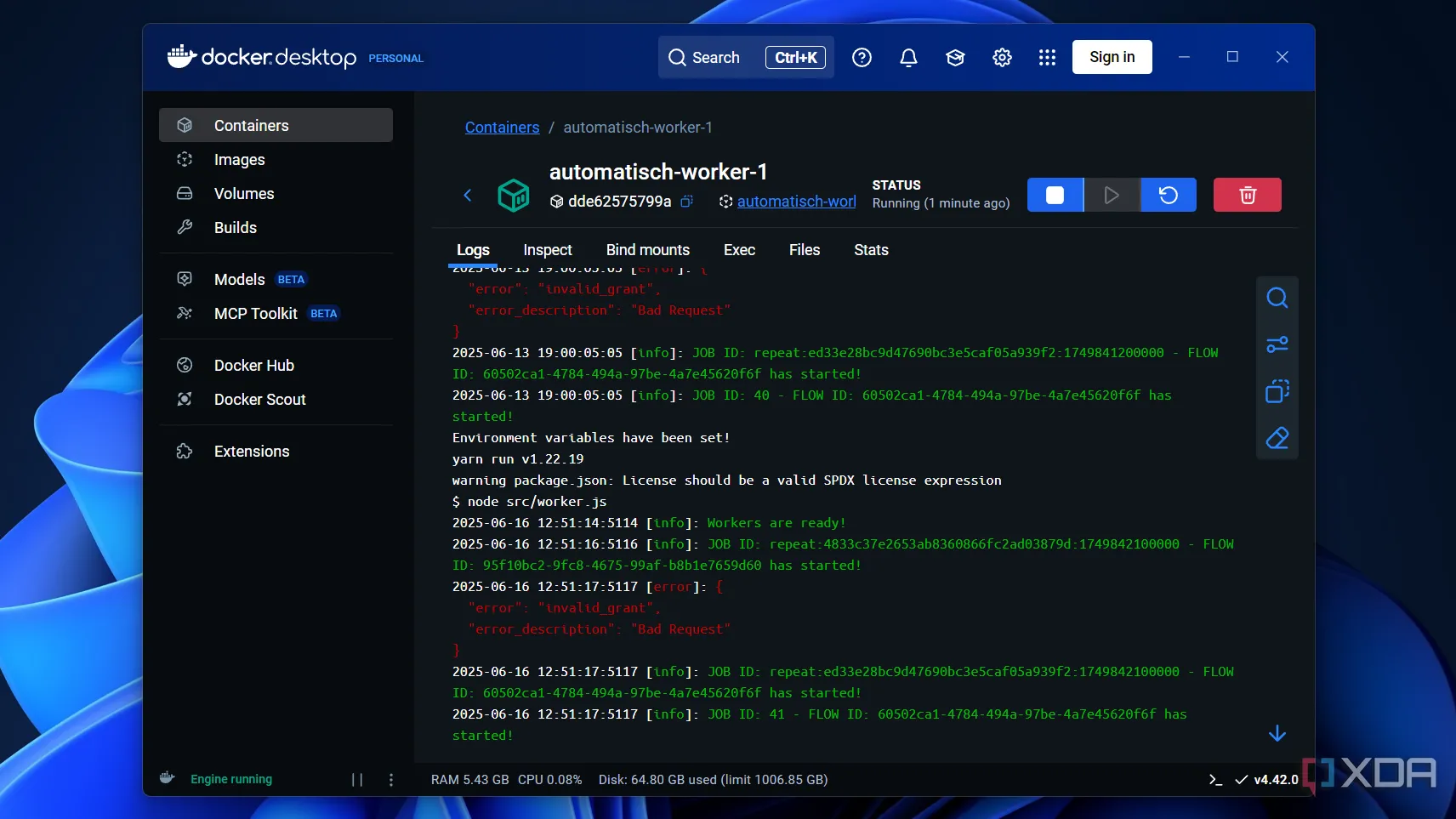 Màn hình hiển thị các dòng log lỗi của Docker, cho thấy các thông báo và cảnh báo kỹ thuật phức tạp