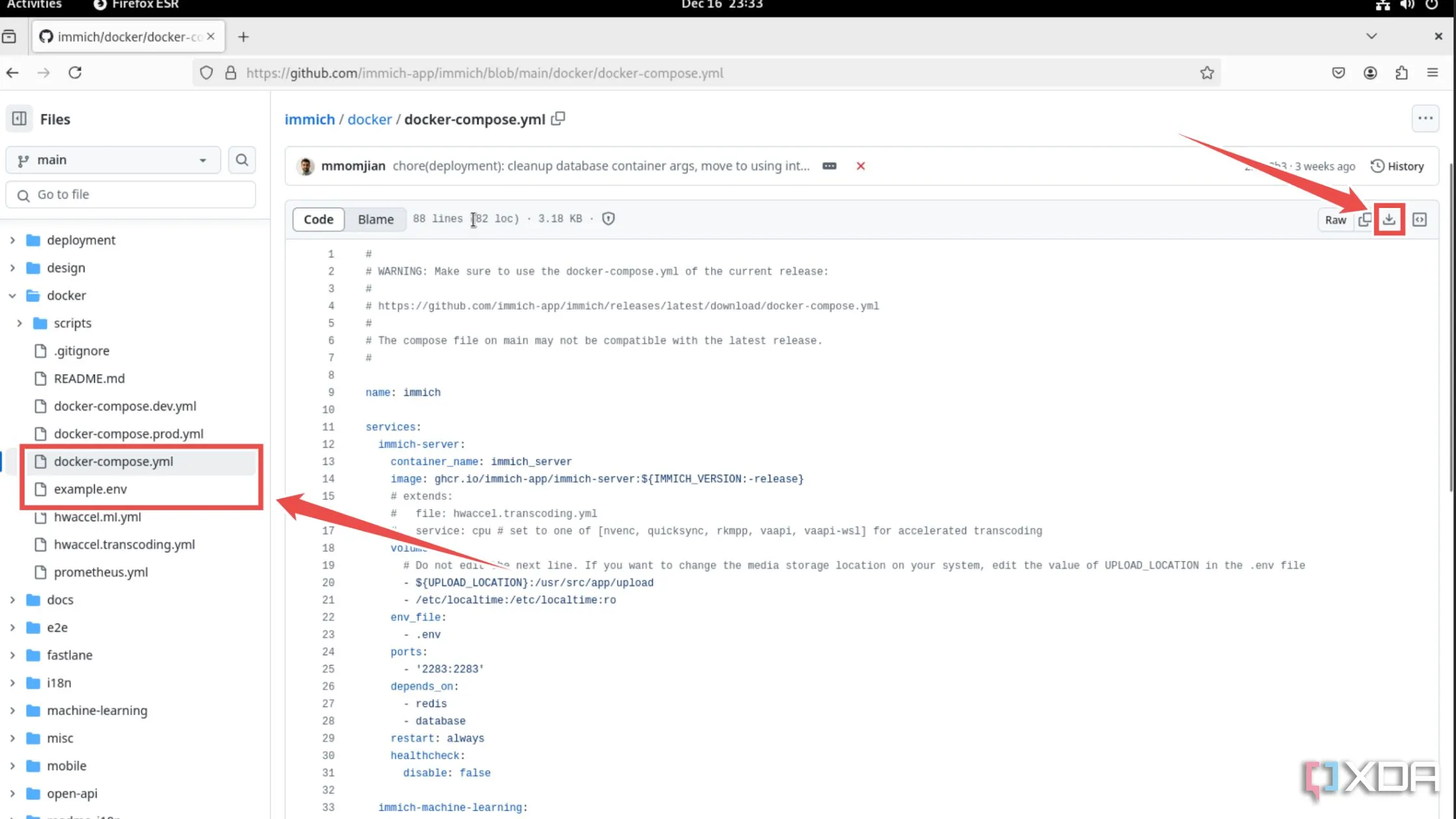 Tải xuống tệp docker-compose.yml và example.env