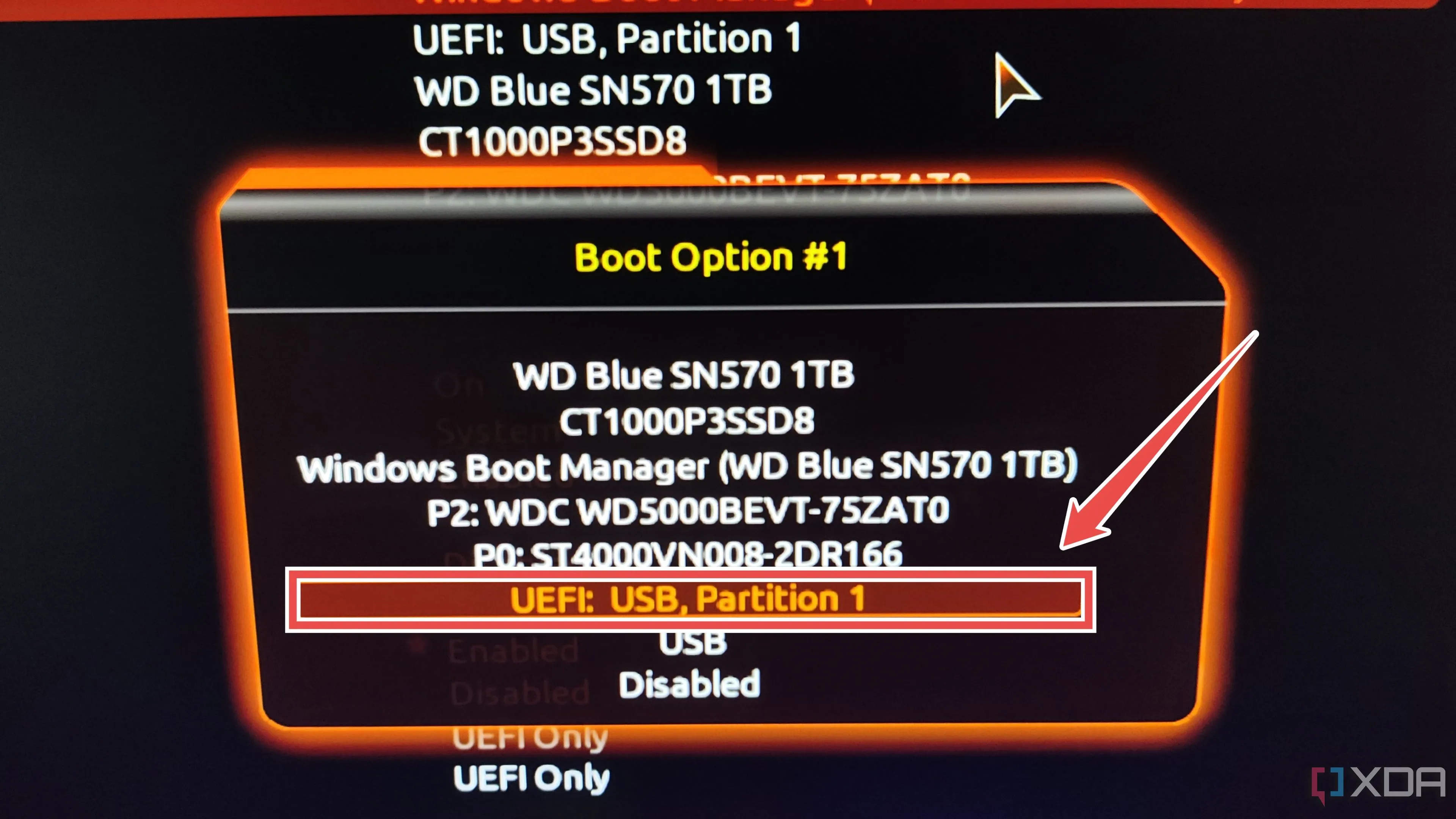 Thiết lập ổ đĩa USB làm tùy chọn khởi động đầu tiên trong cài đặt BIOS của máy tính