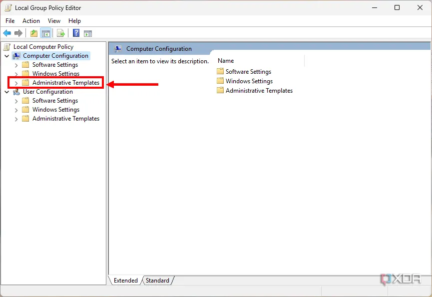 Trình chỉnh sửa Chính sách Nhóm (Group Policy Editor) với tùy chọn Mẫu quản trị (Administrative Templates) được tô sáng.