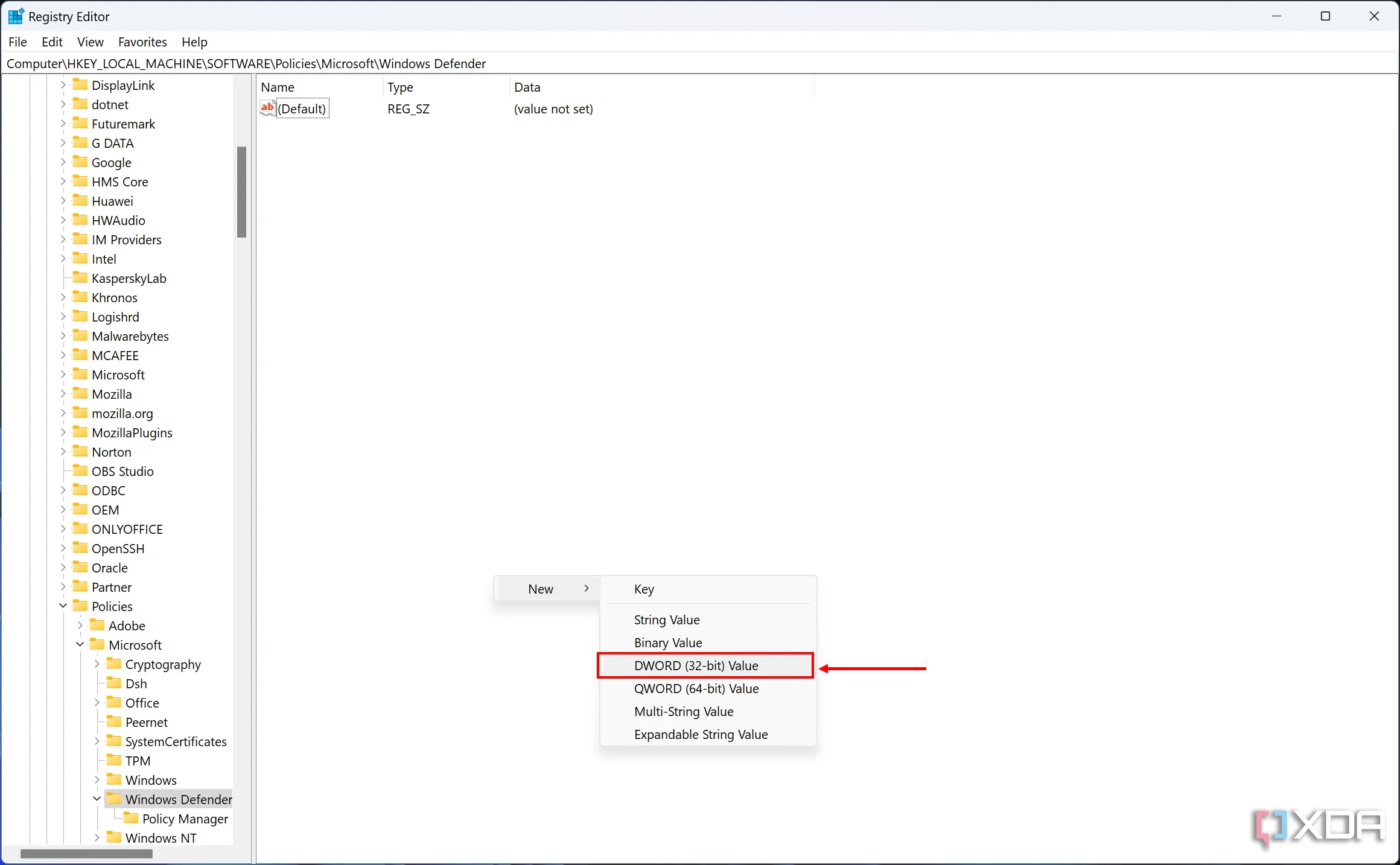 Trình chỉnh sửa Registry Editor hiển thị menu ngữ cảnh để tạo giá trị DWORD (32-bit) mới.