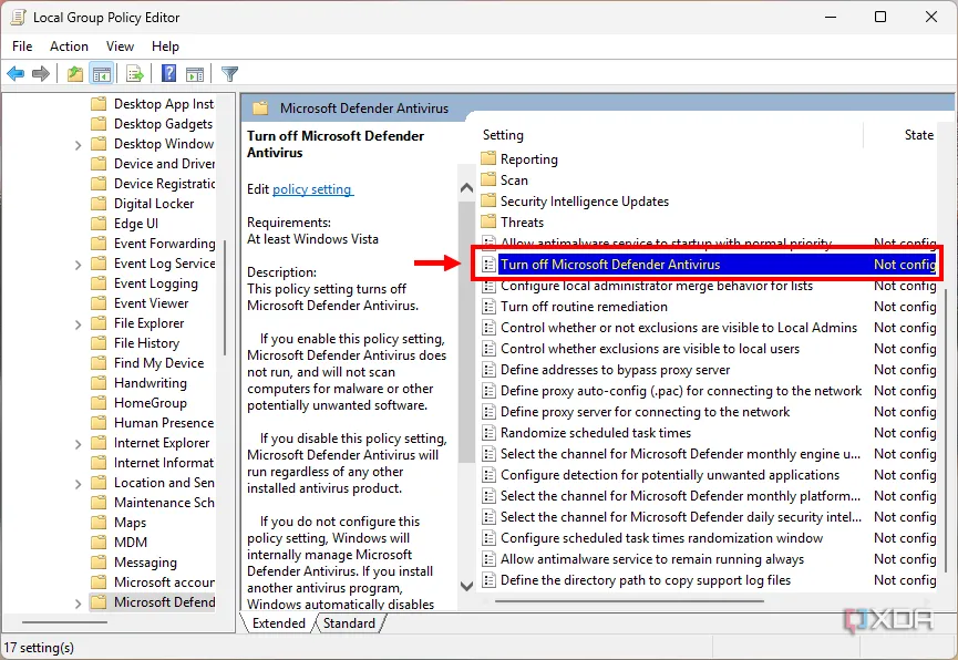 Tùy chọn &quot;Tắt Microsoft Defender Antivirus&quot; trong Group Policy Editor được tô sáng.