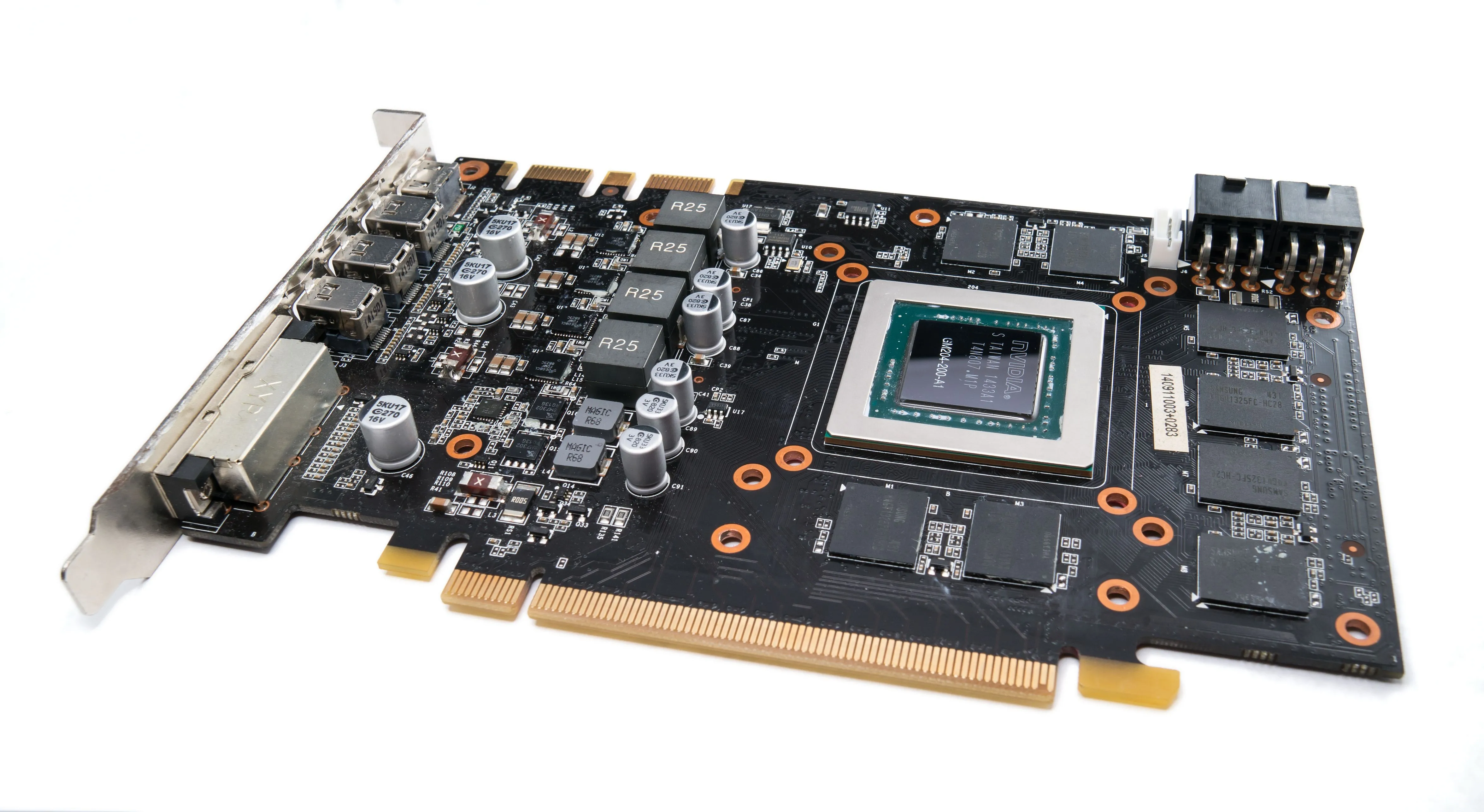 Ảnh mạch PCB của card đồ họa Nvidia GeForce GTX 970, mẫu GPU từng dính scandal thiếu VRAM và ROPs.
