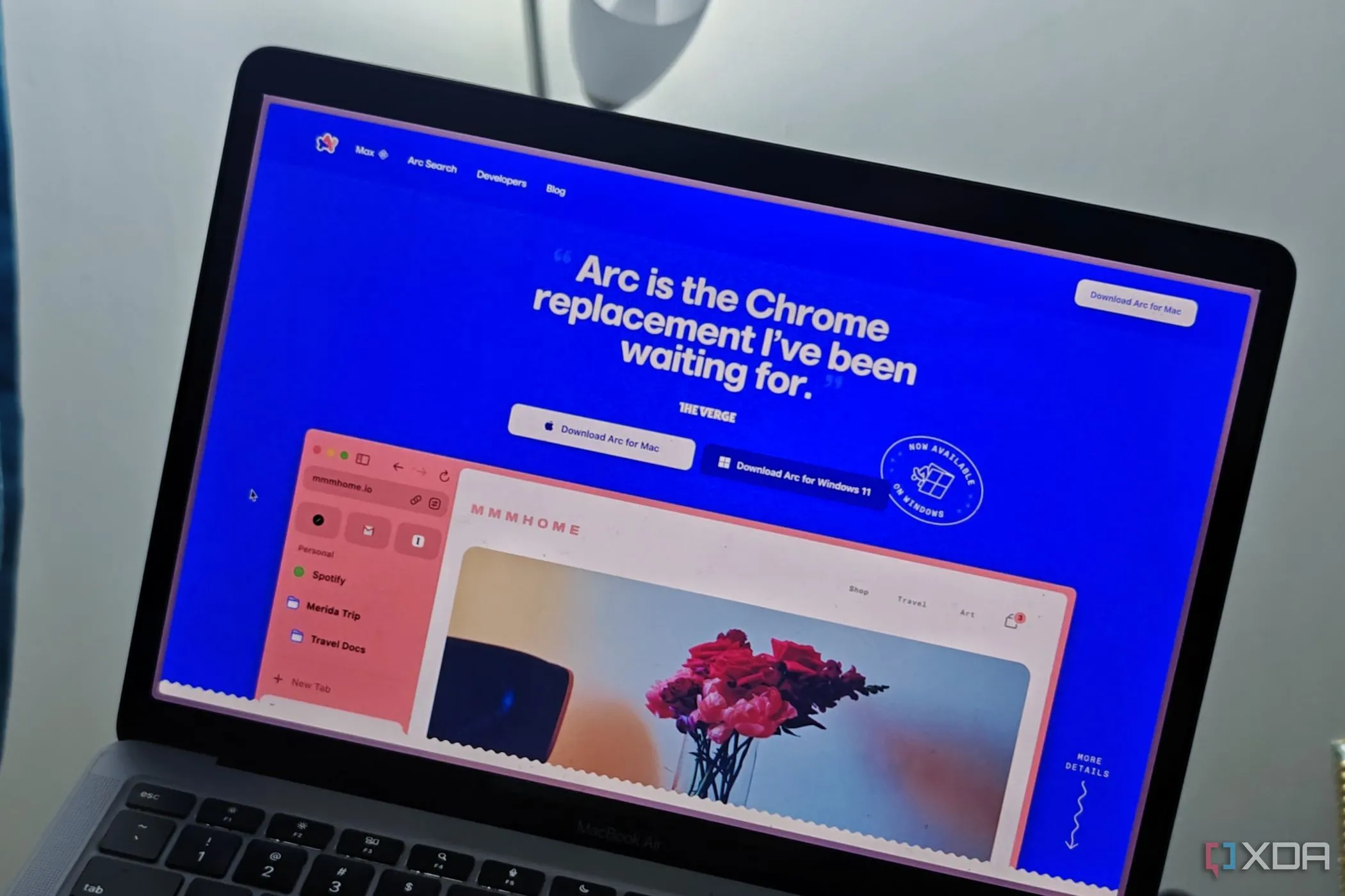 Arc Browser đang chạy trên MacBook Air, thể hiện giao diện gọn gàng và hiện đại.