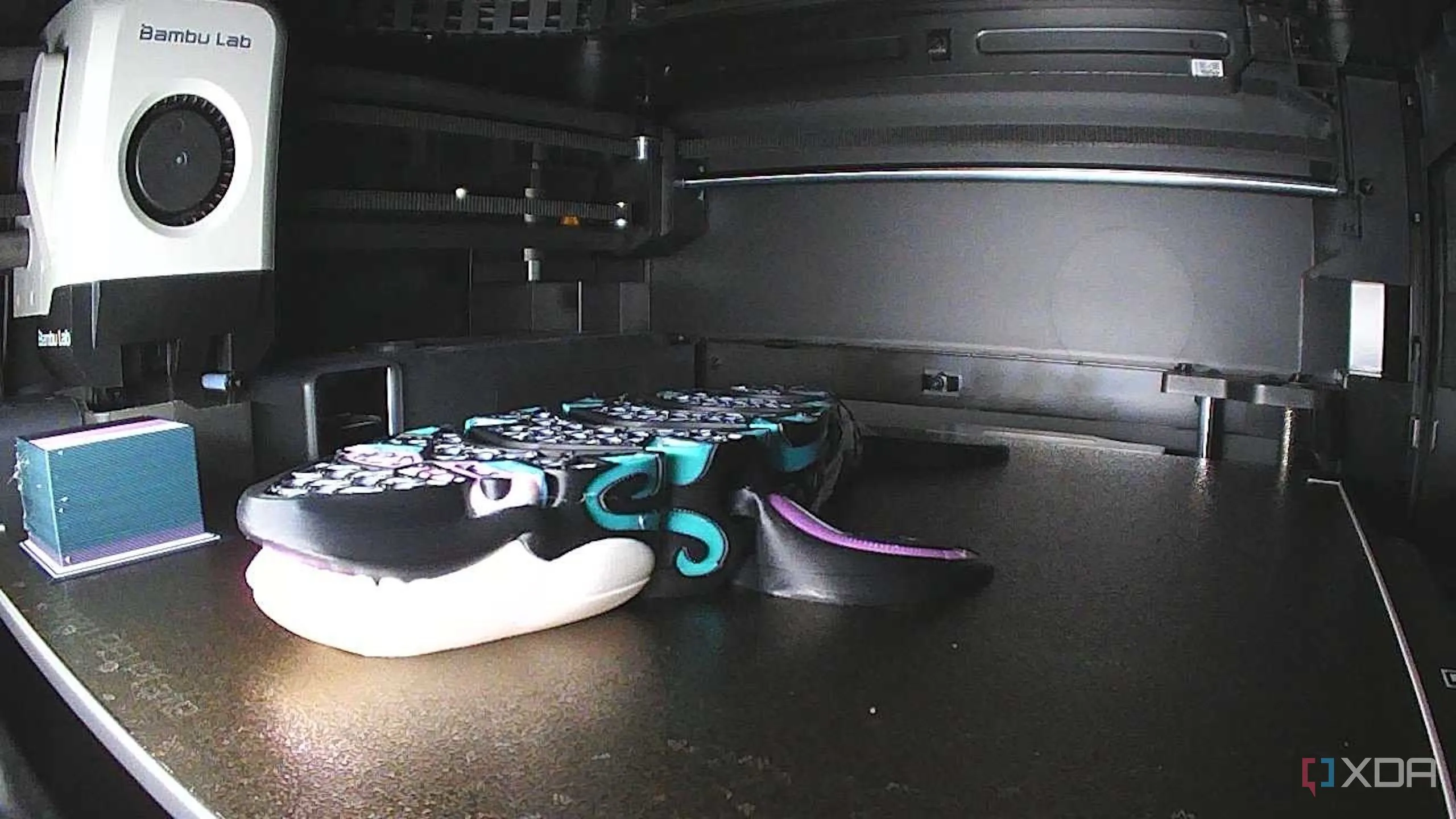 Bản in 3D đang được hoàn thiện nhanh chóng bởi máy in 3D
