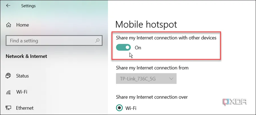 Bật tùy chọn &quot;Chia sẻ kết nối Internet của tôi với các thiết bị khác&quot; trên Windows 10 để kích hoạt hotspot