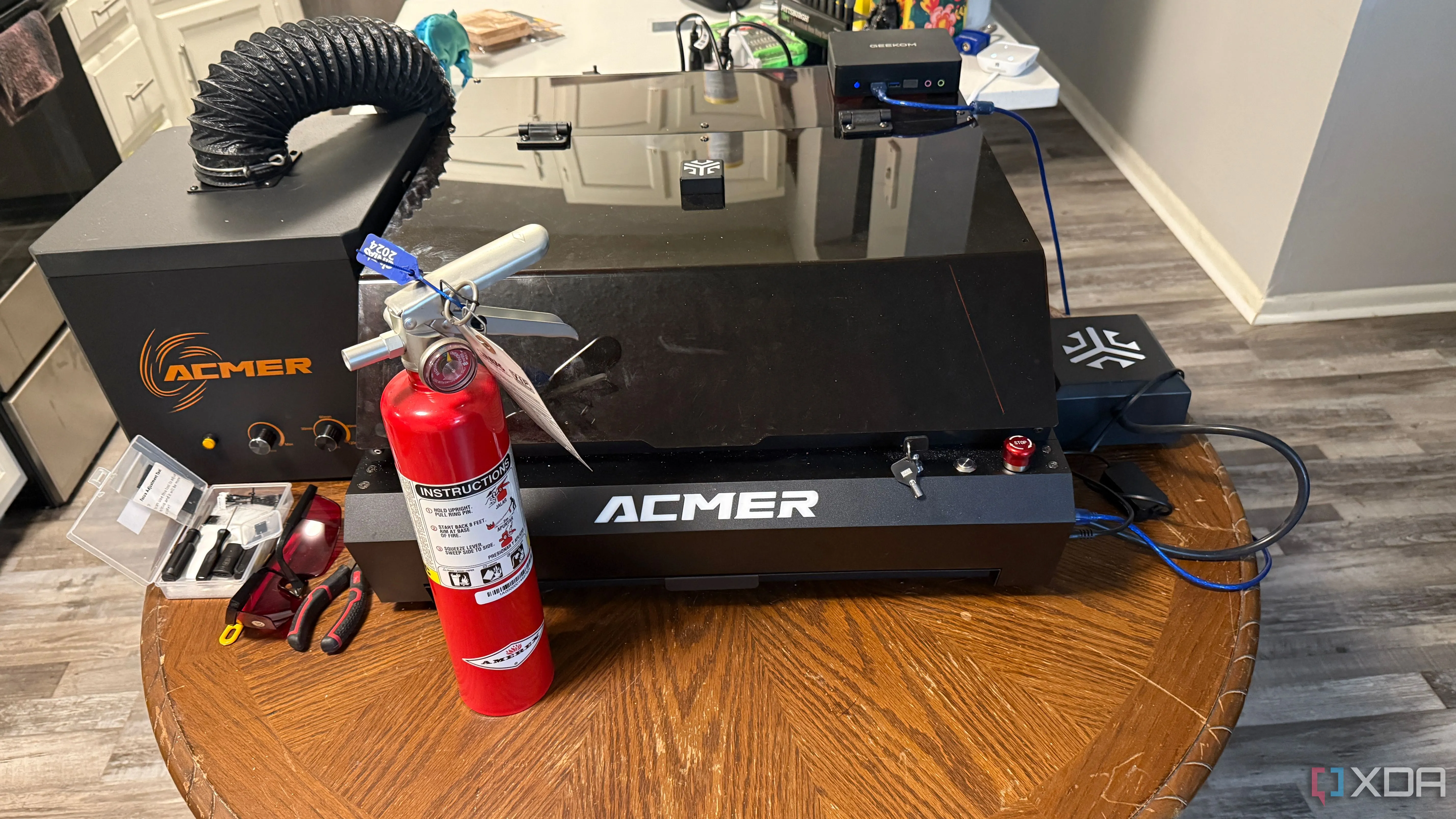 Bộ dụng cụ an toàn cạnh máy khắc laser tại nhà
