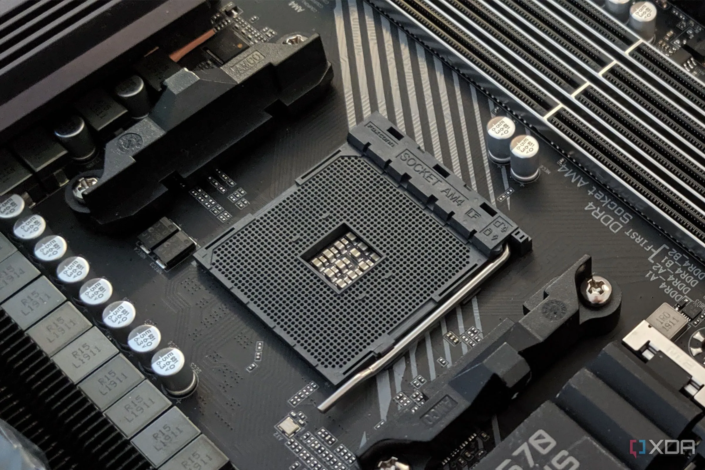 Bo mạch chủ Gigabyte AORUS X570 Pro WiFi