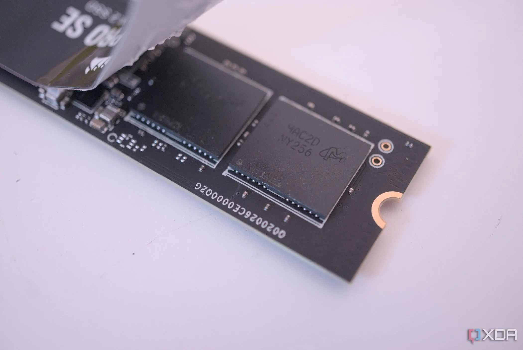 Bo mạch chủ SSD Corsair MP700 Pro SE với chip nhớ Micron NAND