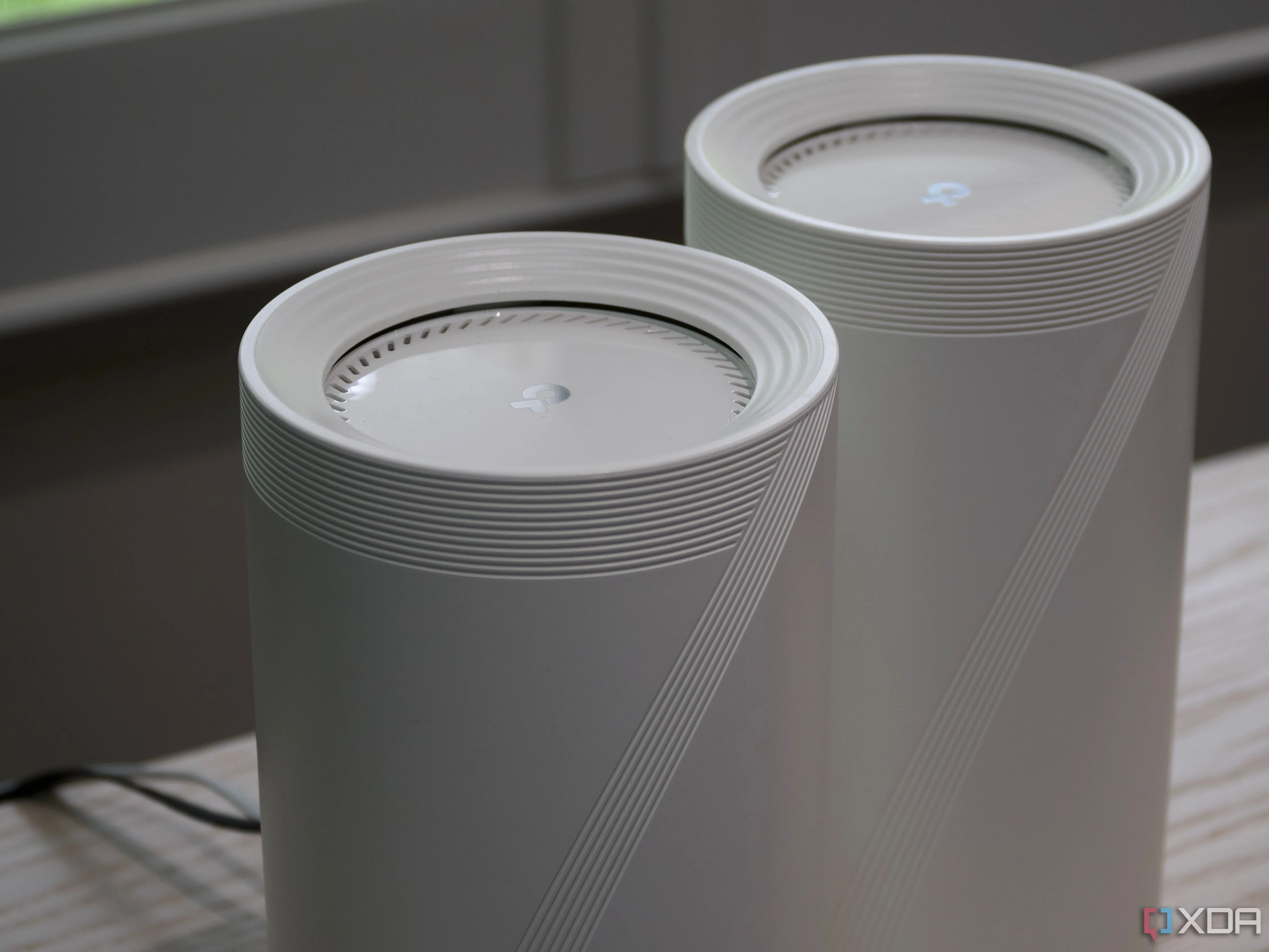 Các node của hệ thống Wi-Fi Mesh TP-Link Deco BE85 với thiết kế tản nhiệt hiệu quả