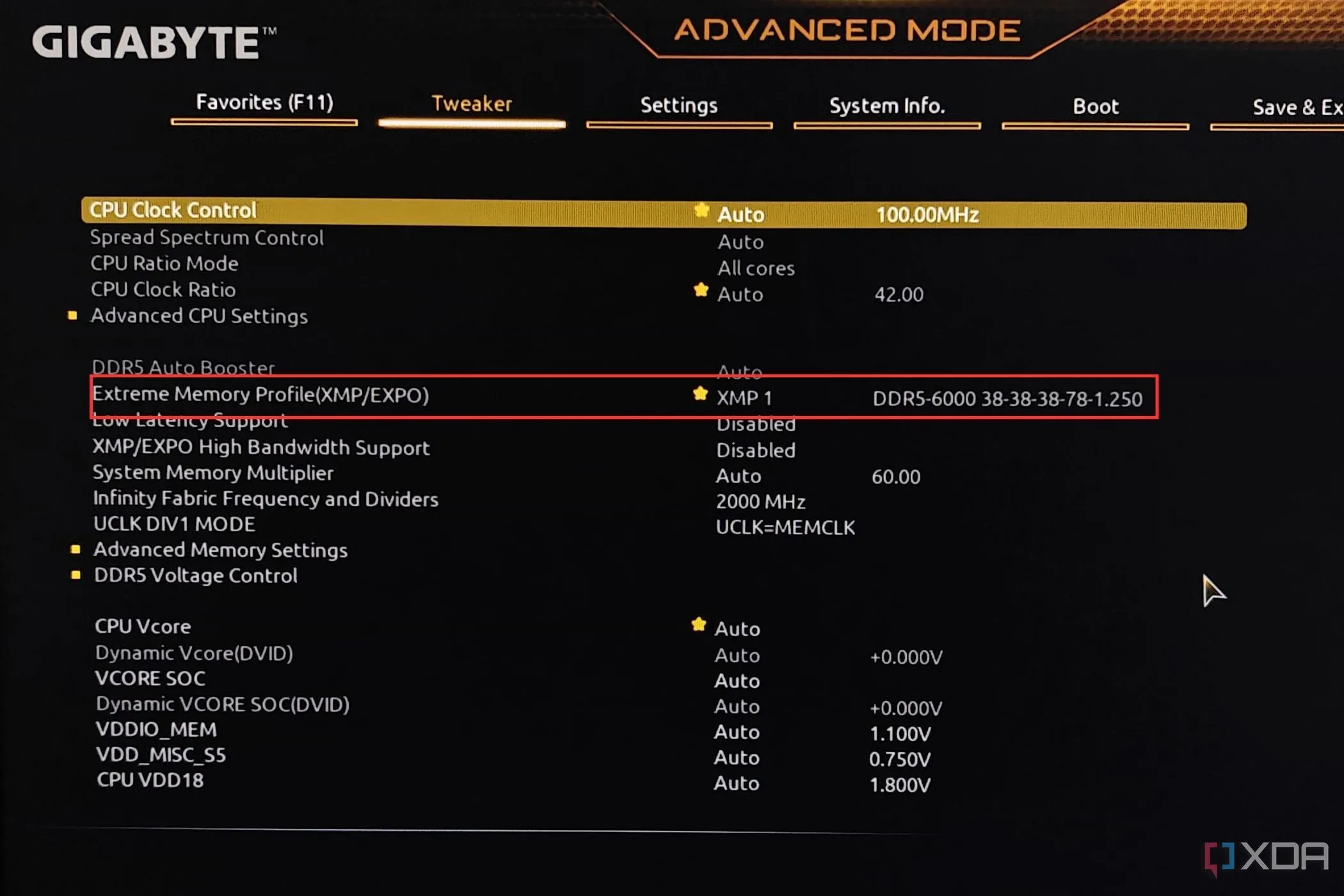 Cài đặt cấu hình XMP được làm nổi bật trong BIOS của bo mạch chủ Gigabyte