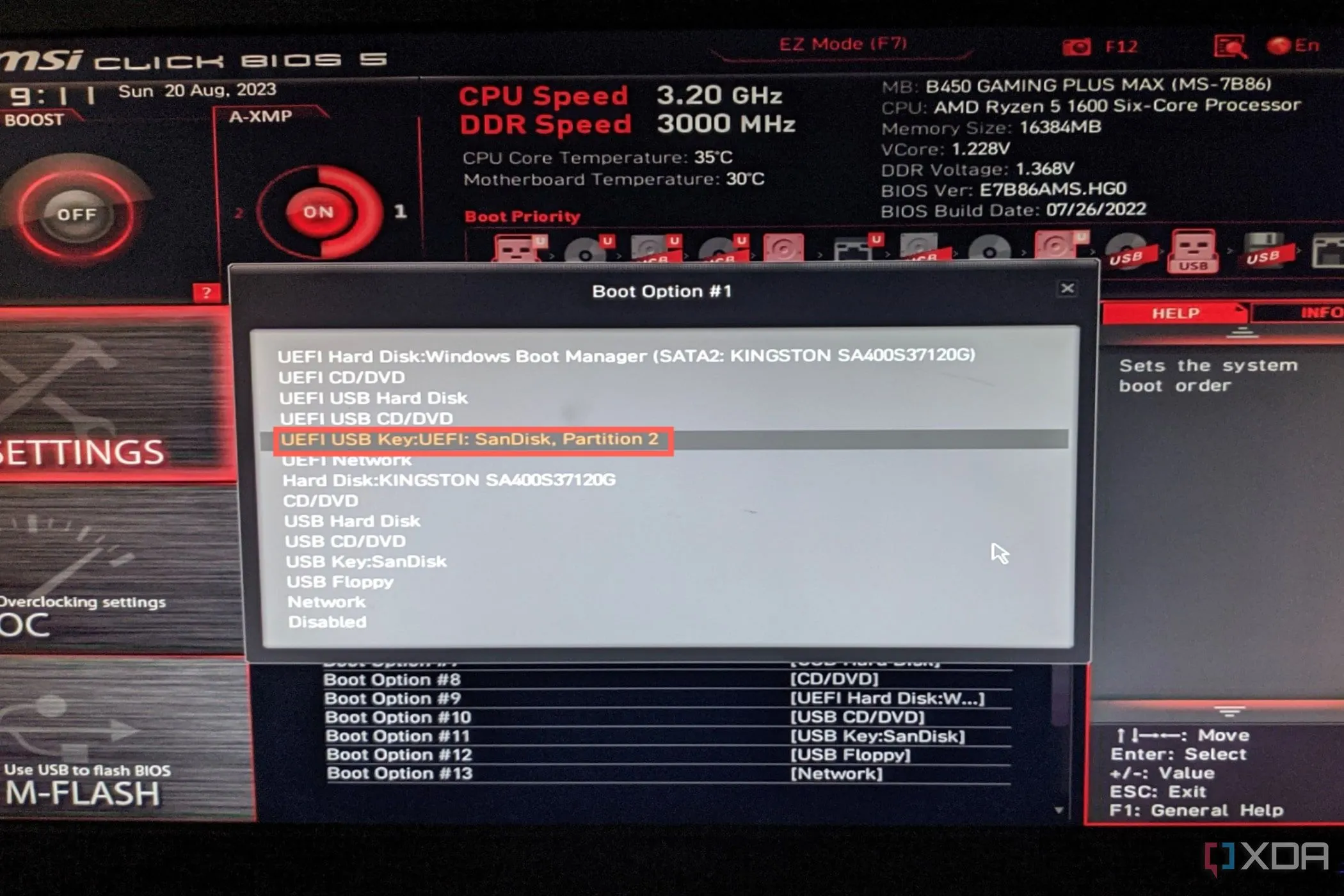 Cài đặt thứ tự khởi động trong BIOS, với tùy chọn USB được ưu tiên