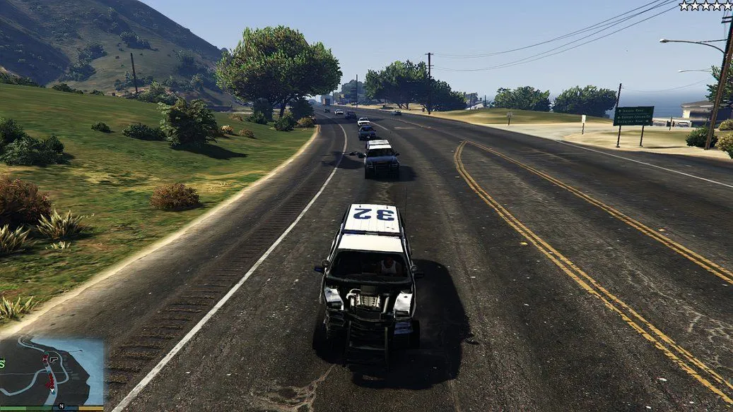 Cảnh sát GTA V trong mod Realistic Dispatch đang truy đuổi với đội hình xe đặc biệt