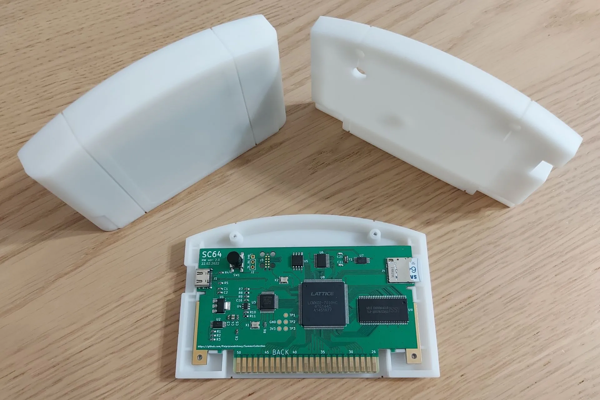 Cấu tạo bên trong một chiếc Flash Cart SummerCart64 cho N64