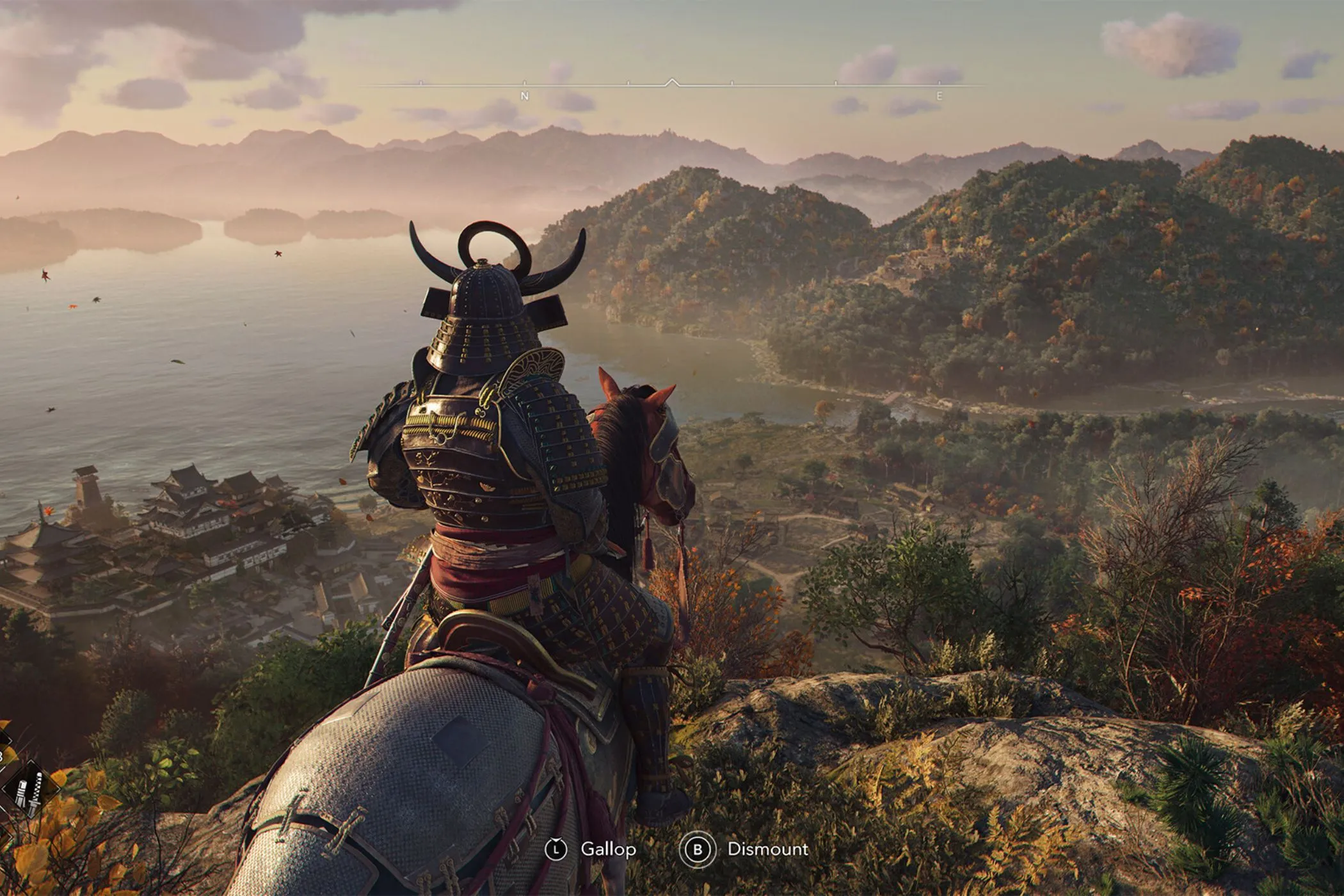 Chiến binh Yasuke cưỡi ngựa trong thế giới phong kiến Nhật Bản của Assassin's Creed Shadows.