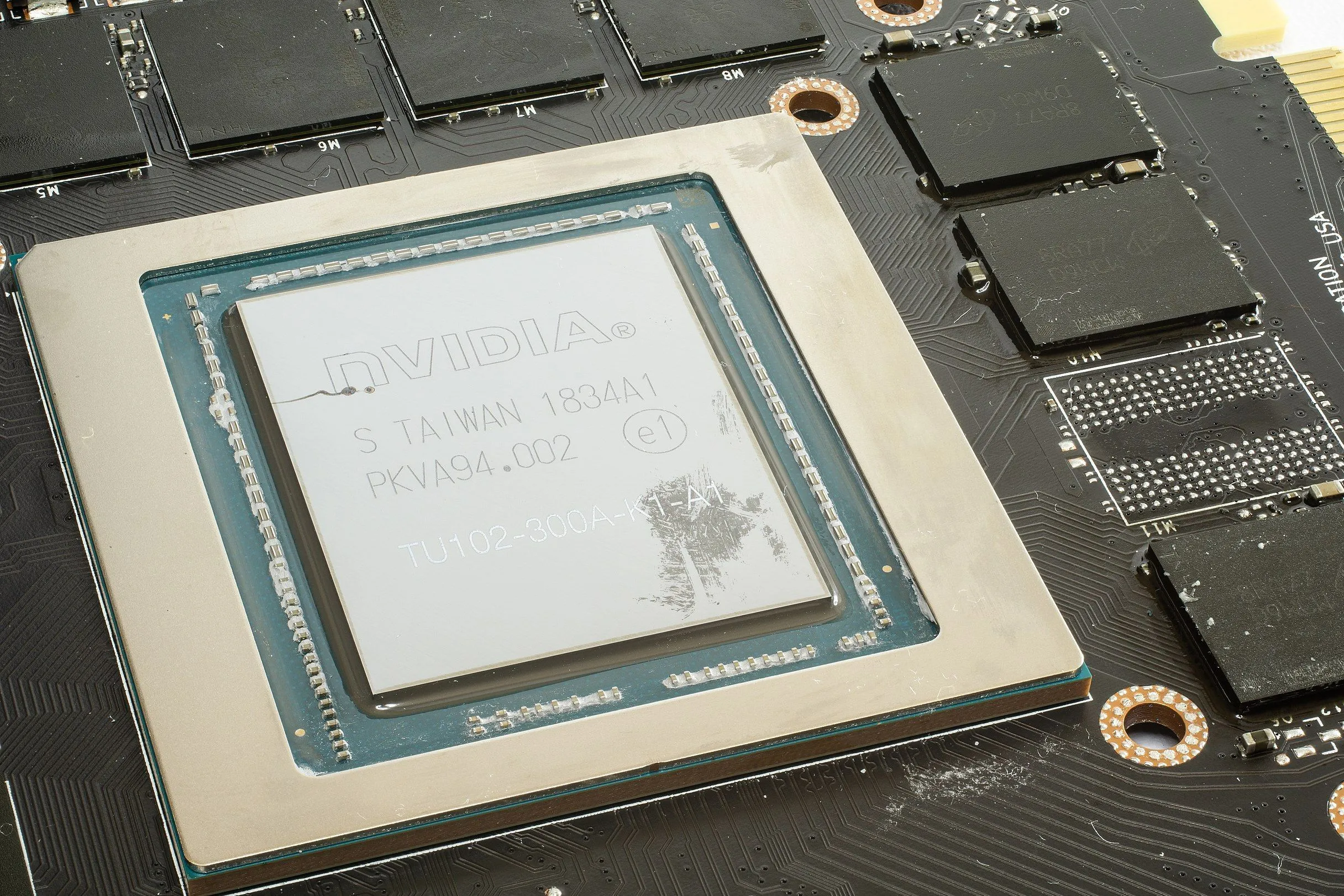 Chip đồ họa GPU và các module VRAM - Yếu tố then chốt quyết định hiệu suất ở độ phân giải cao