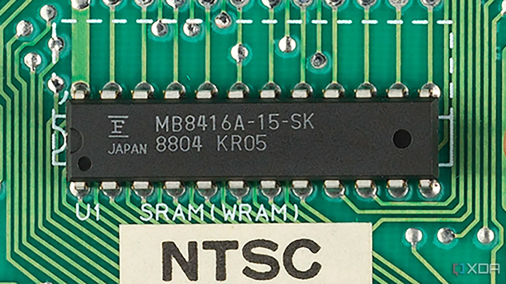 Chip RAM làm việc 2KB (WRAM) trên bo mạch chủ NES, nơi lưu trữ dữ liệu động