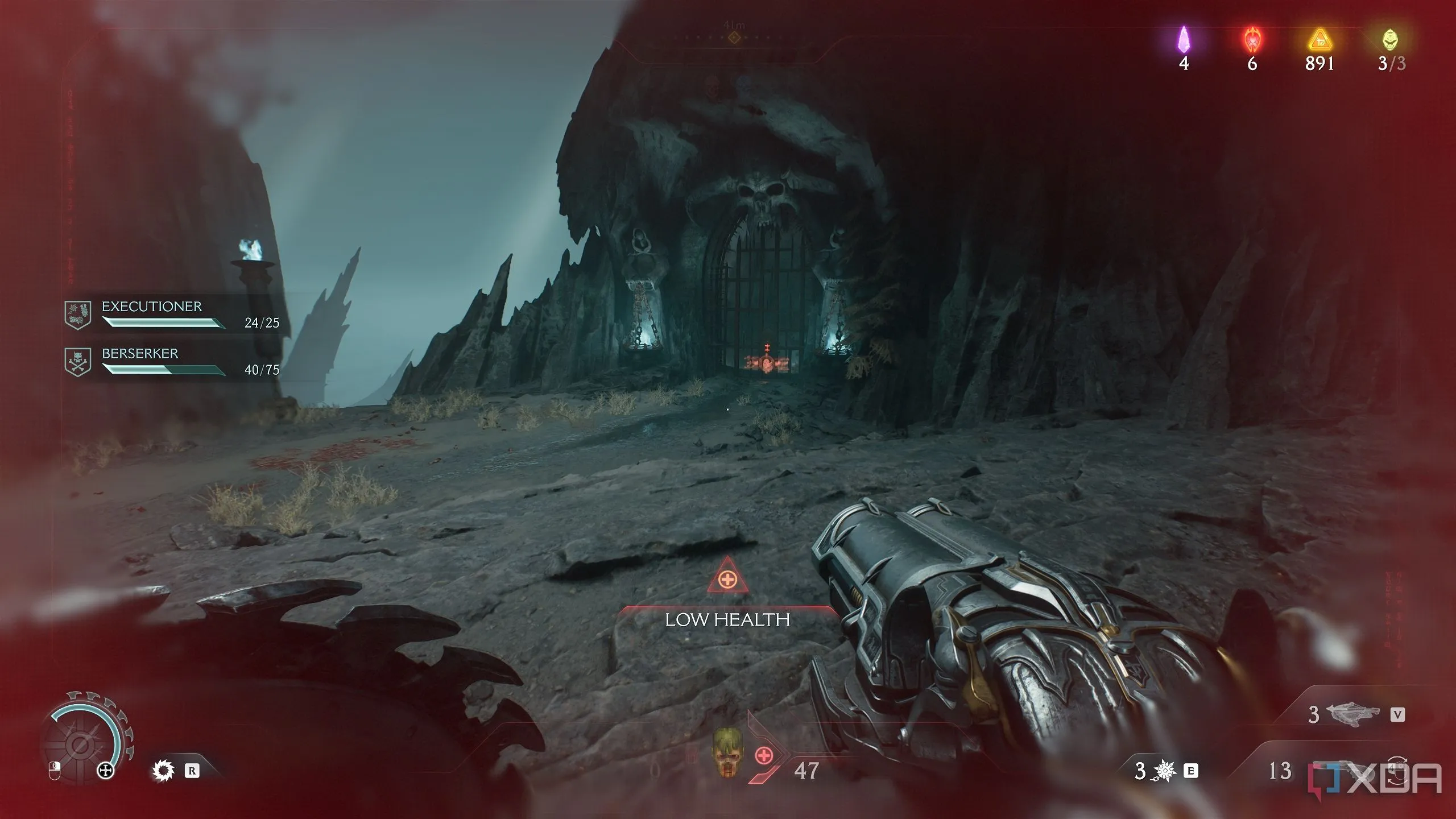 Cổng khóa màu đỏ phía sau chìa khóa đầu lâu đỏ trong Chapter 19 Doom: The Dark Ages