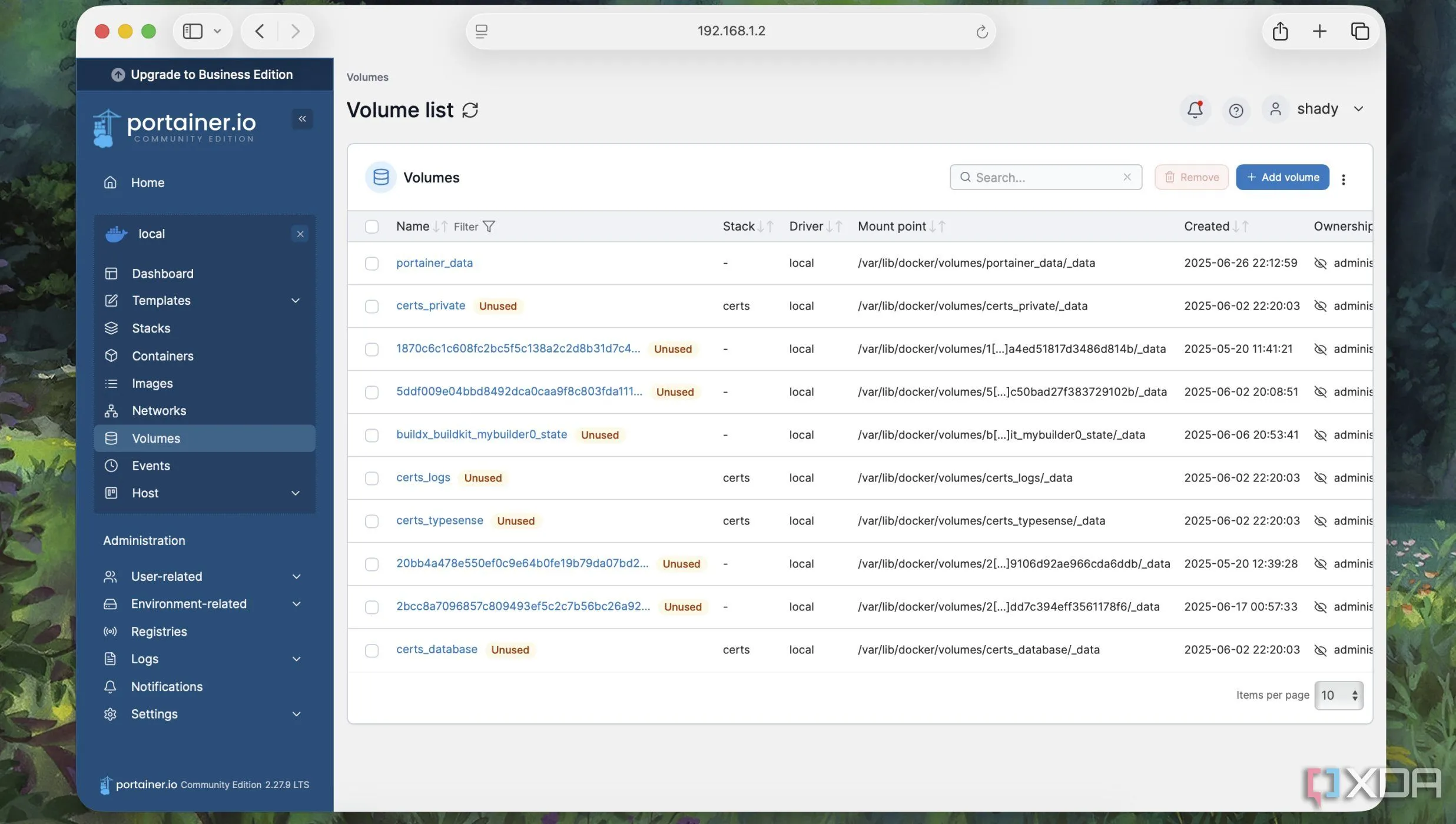 Danh sách các volume trong Portainer, cho thấy tùy chọn quản lý và tạo Docker volume để lưu trữ dữ liệu bền vững