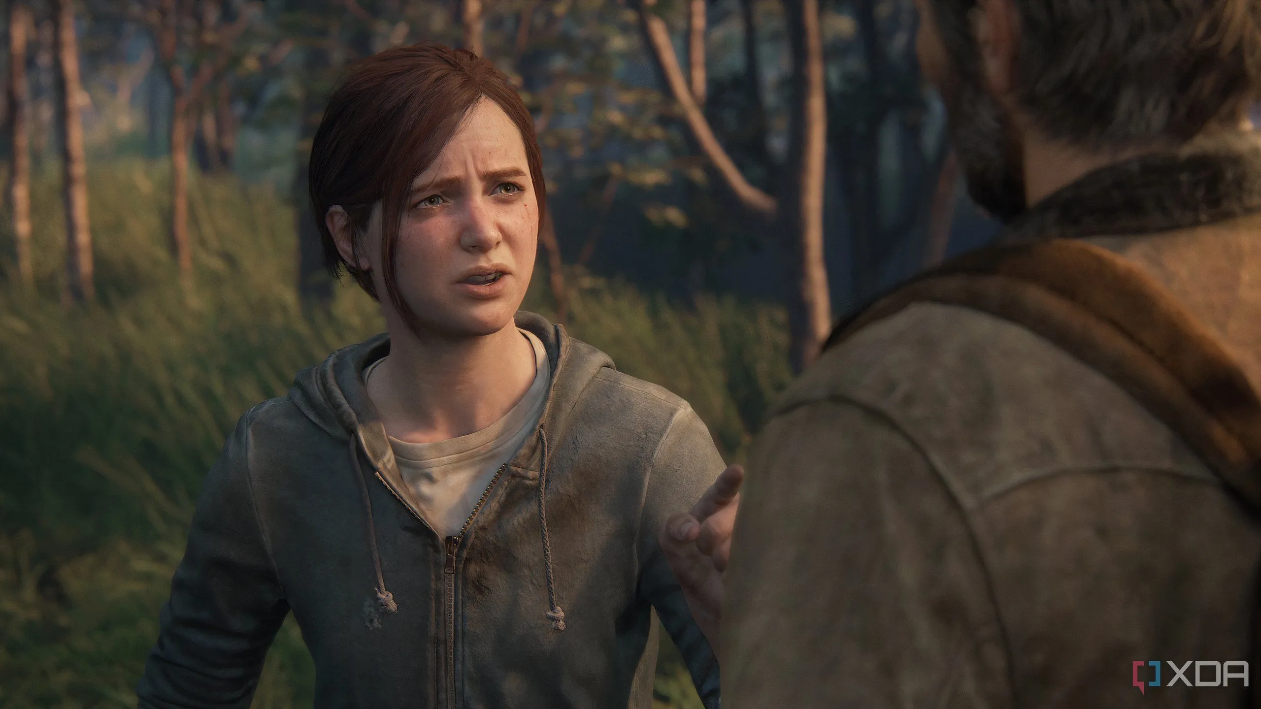 Ellie và Joel trò chuyện đầy cảm xúc trong The Last of Us Part II Remastered trên PC, một cảnh tượng đầy ám ảnh về sự đối đầu trong bệnh viện.