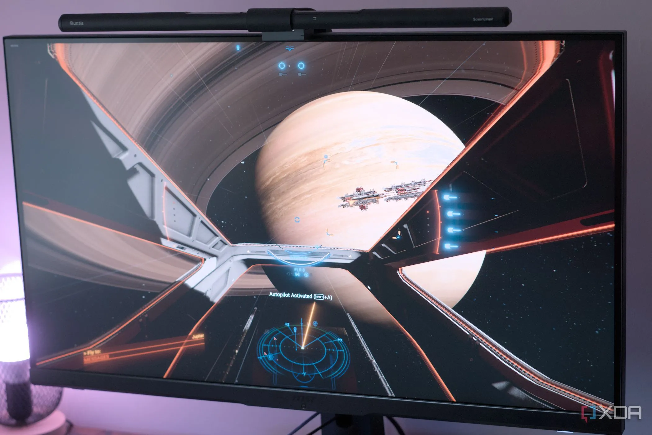 Game X4: Foundations hiển thị trên màn hình MSI Optix MPG321UR-QD với công nghệ upscaling