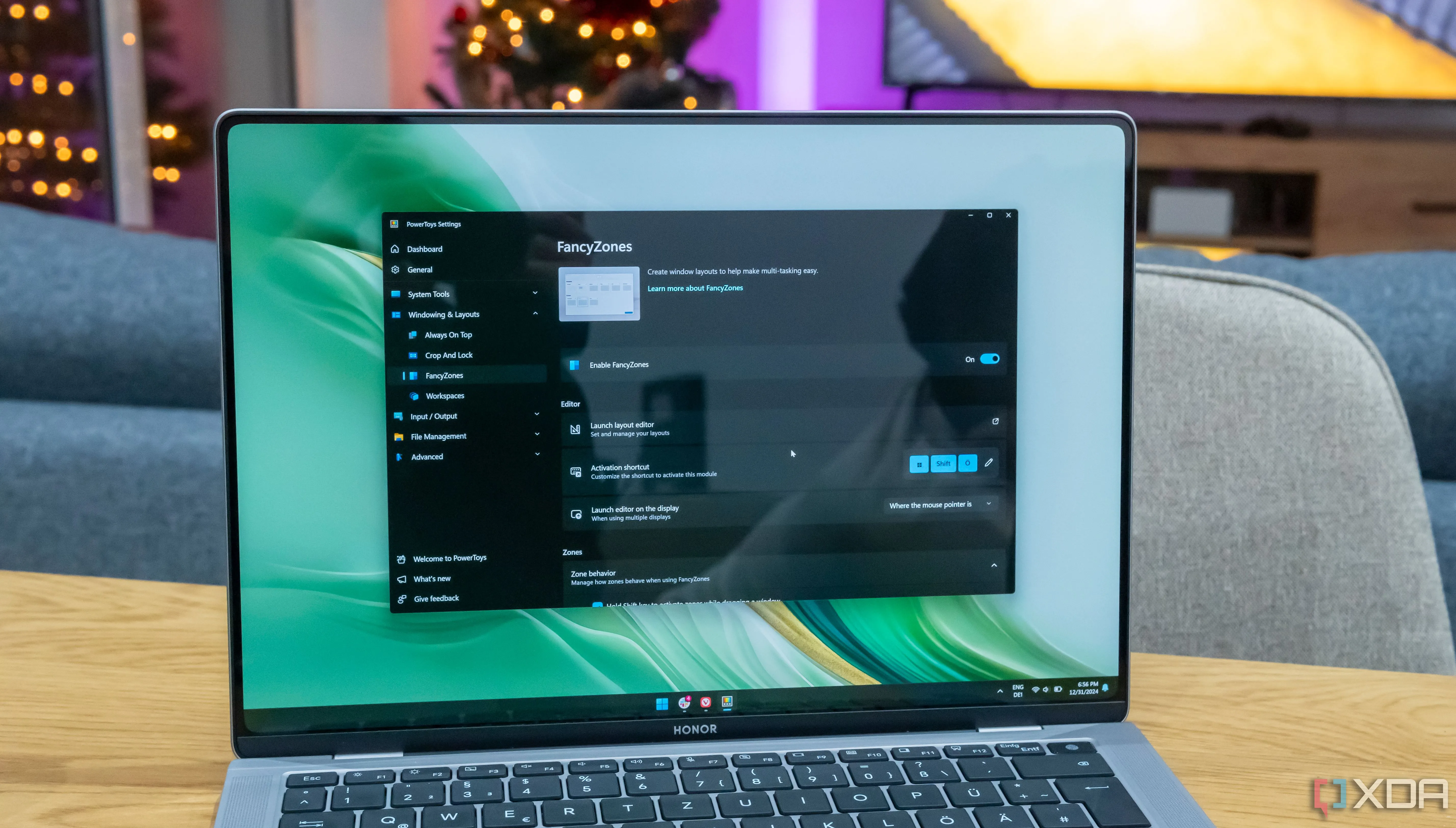 Giao diện cài đặt FancyZones trong PowerToys trên Windows 11 với các tùy chọn bố cục cửa sổ tùy chỉnh.