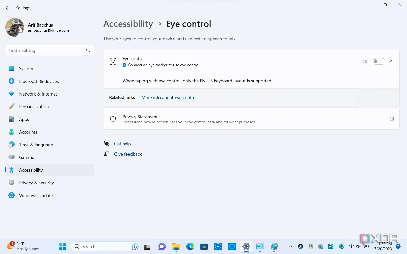 Giao diện cài đặt và tùy chỉnh tính năng Eye Control (Điều khiển bằng mắt) trên Windows 11, hiển thị các tùy chọn điều hướng và sử dụng