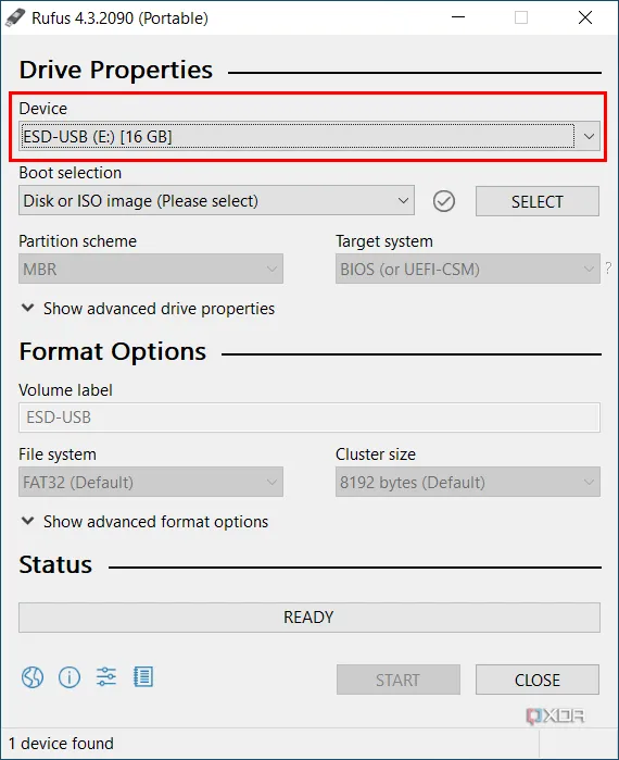 Giao diện công cụ Rufus hiển thị ổ USB đã chọn để tạo USB boot cài Windows 11