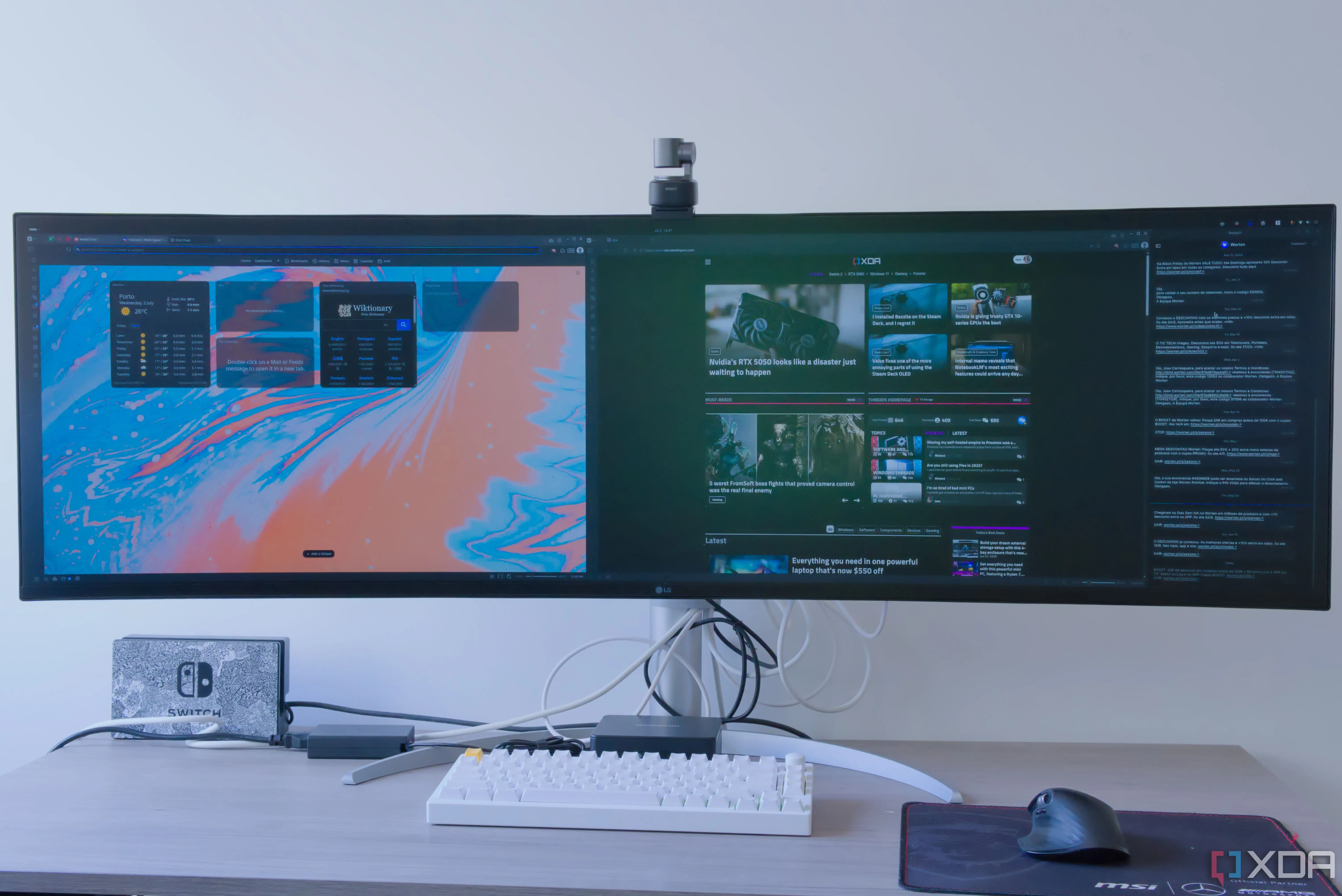 Giao diện desktop Ubuntu trên màn hình lớn với nhiều ứng dụng đang mở