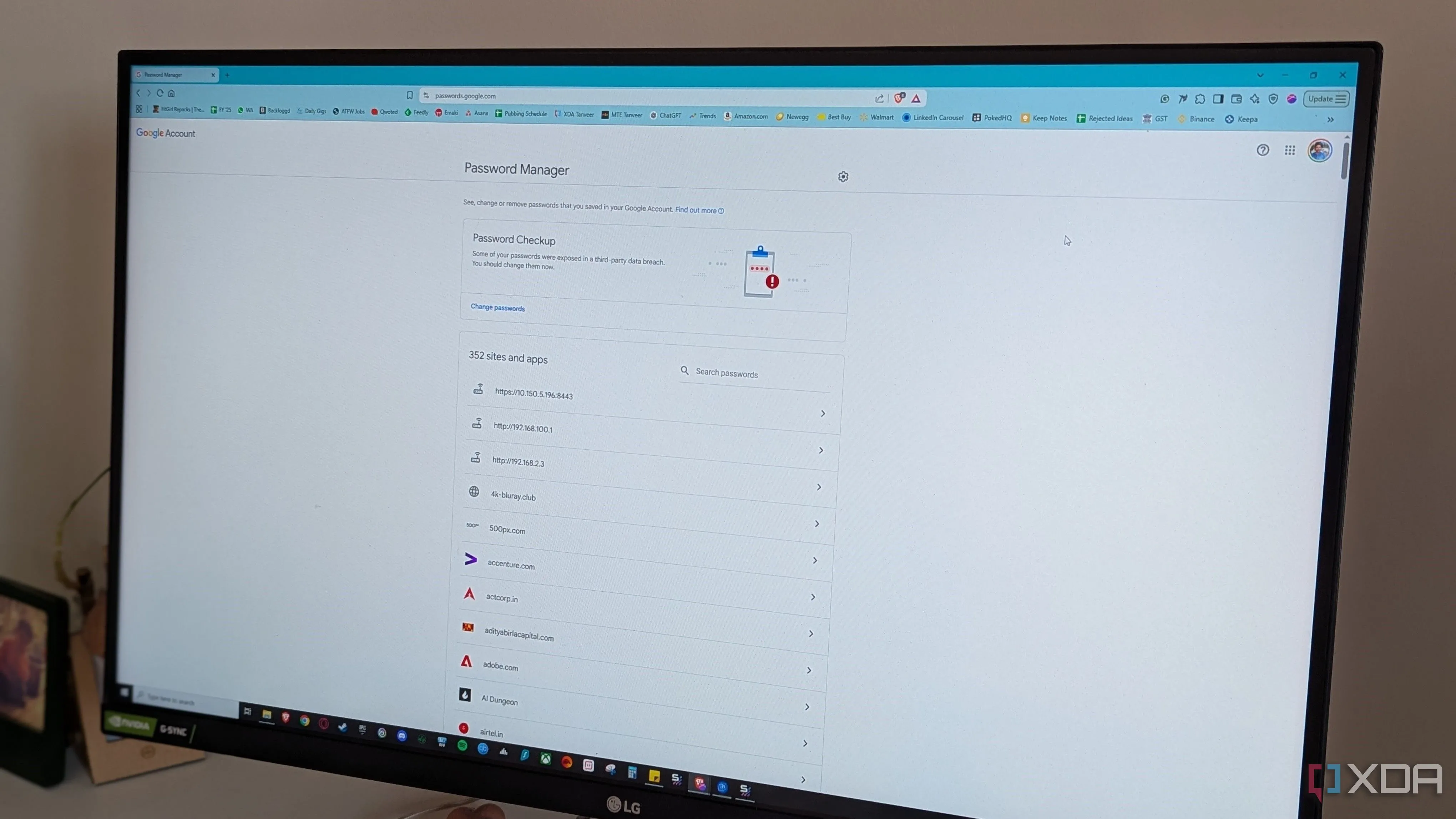 Giao diện Google Password Manager trên màn hình máy tính hiển thị các thông tin mật khẩu