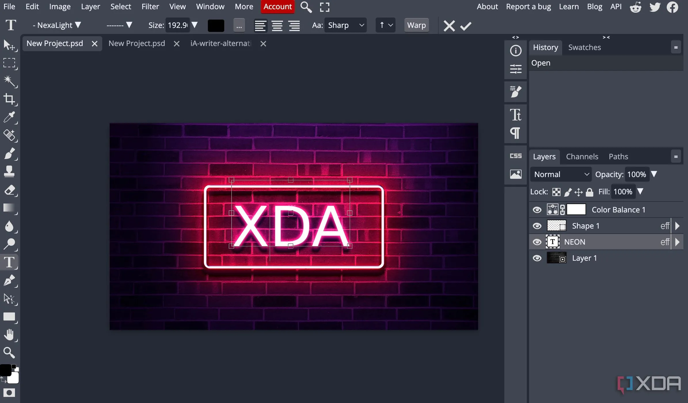 Giao diện Photopea quen thuộc với các thanh công cụ và bảng điều khiển bố trí tương tự Photoshop