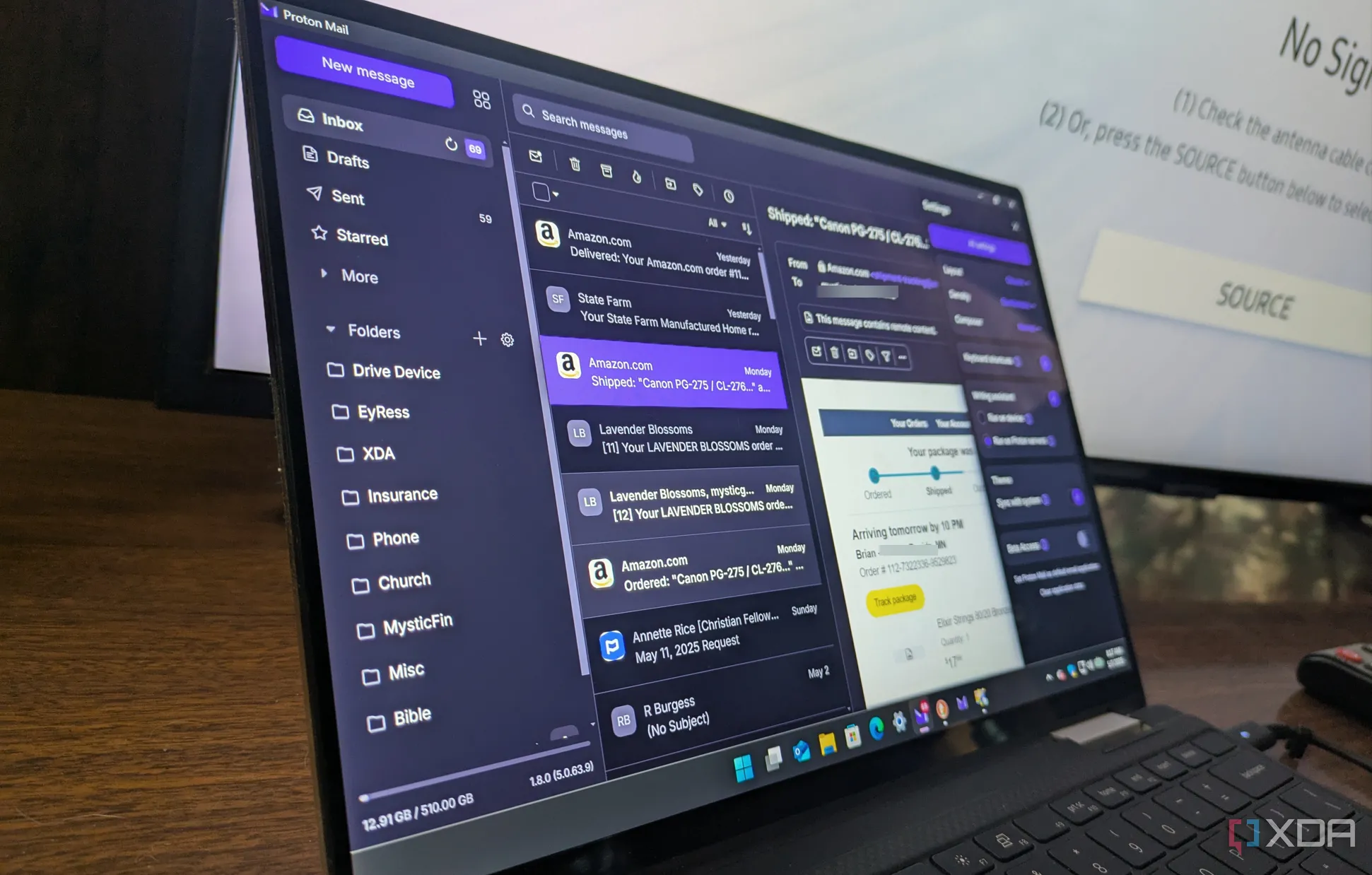 Giao diện ứng dụng Proton Mail trên máy tính xách tay chạy Windows 11, minh họa khả năng bảo mật email toàn diện