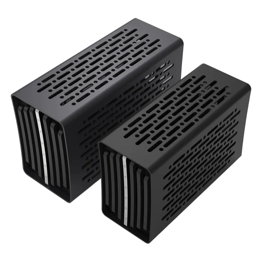 Hai mẫu case PC SFF Thor-Zone Nanoq S và Nanoq R đặt cạnh nhau, thể hiện thiết kế cao cấp và tối giản của dòng case này