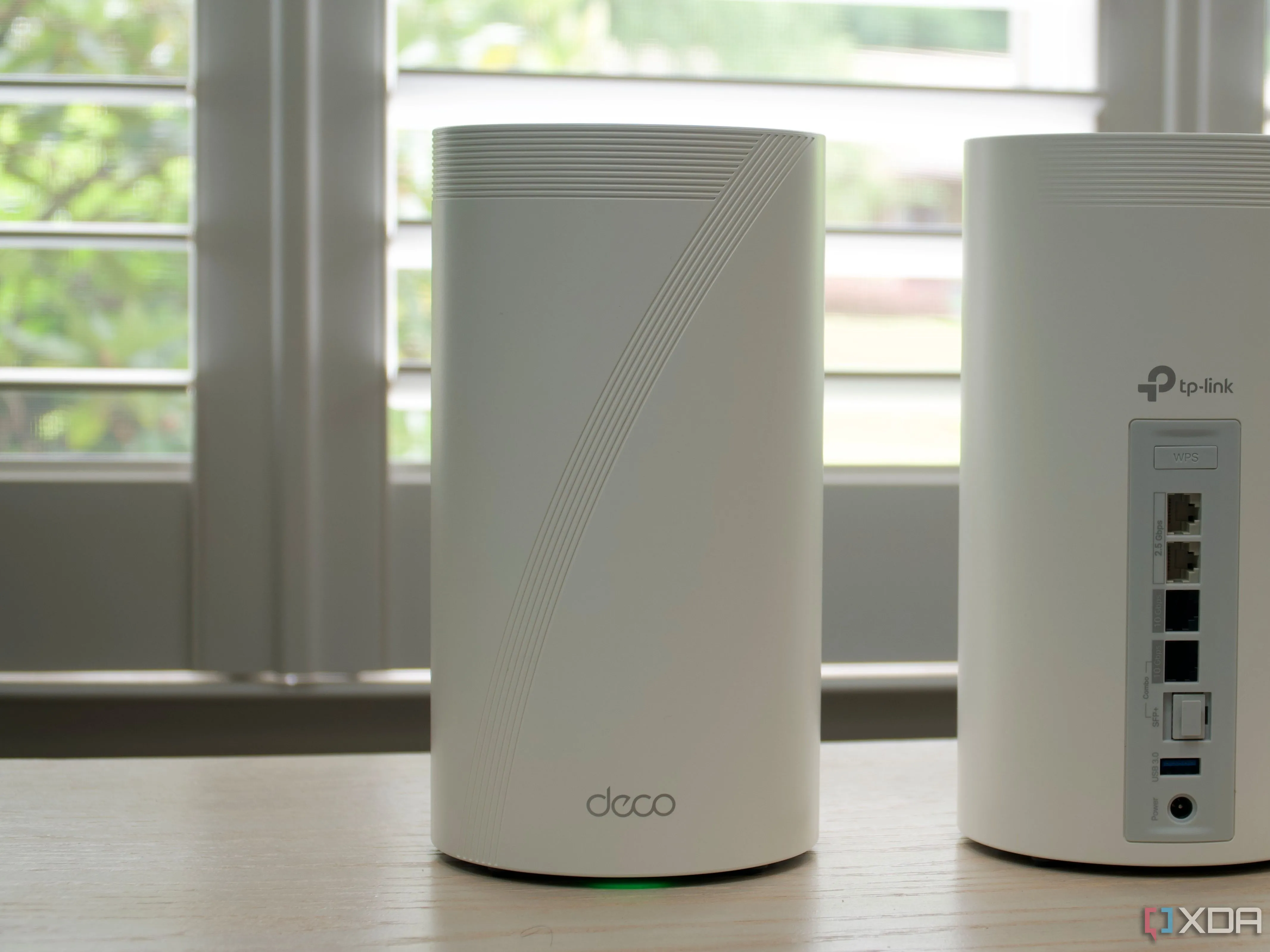 Hệ thống Wi-Fi Mesh TP-Link Deco BE85 với các cổng kết nối phía sau