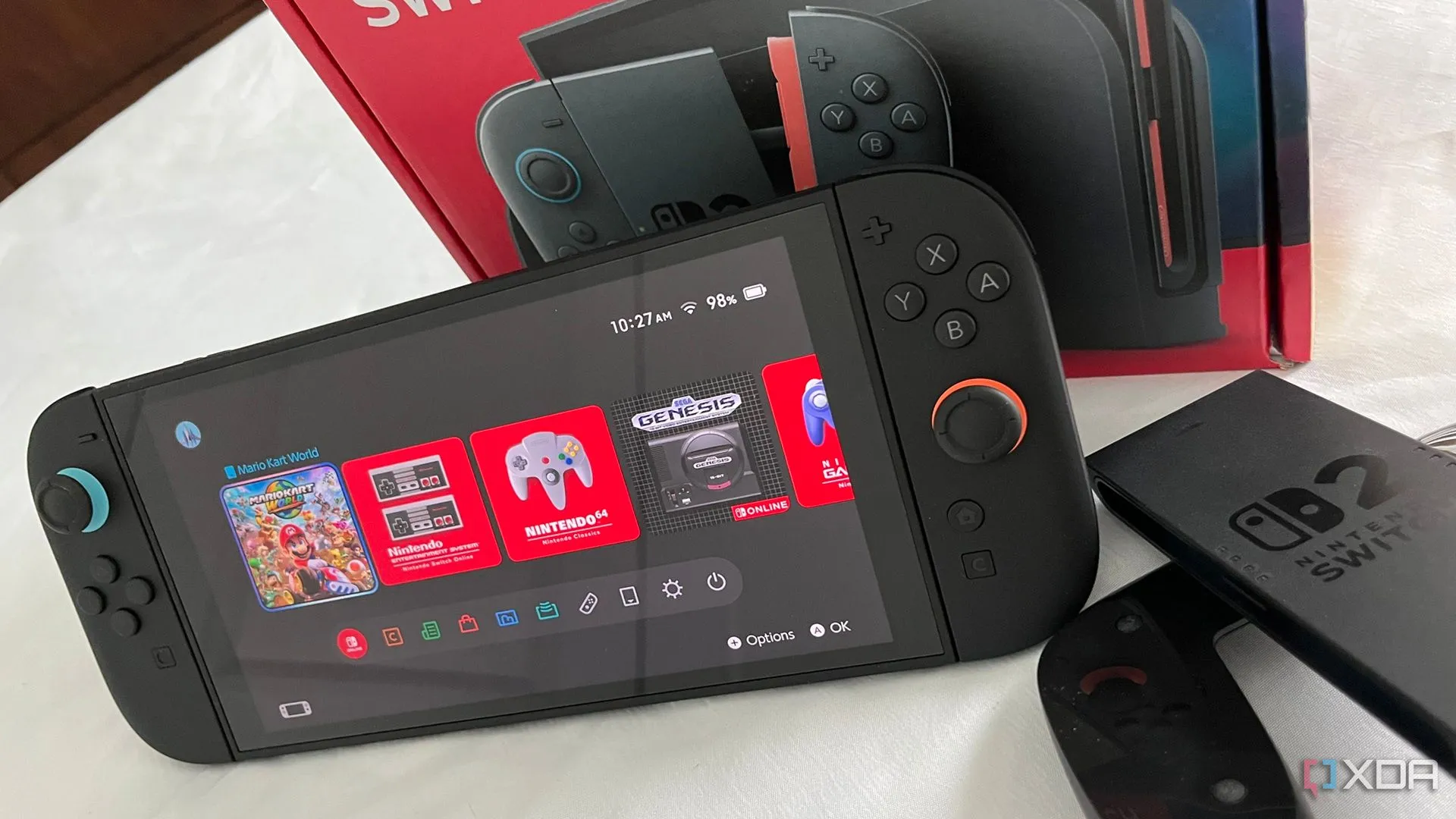 Hình ảnh máy chơi game Nintendo Switch 2 với màn hình và tay cầm Joy-Con