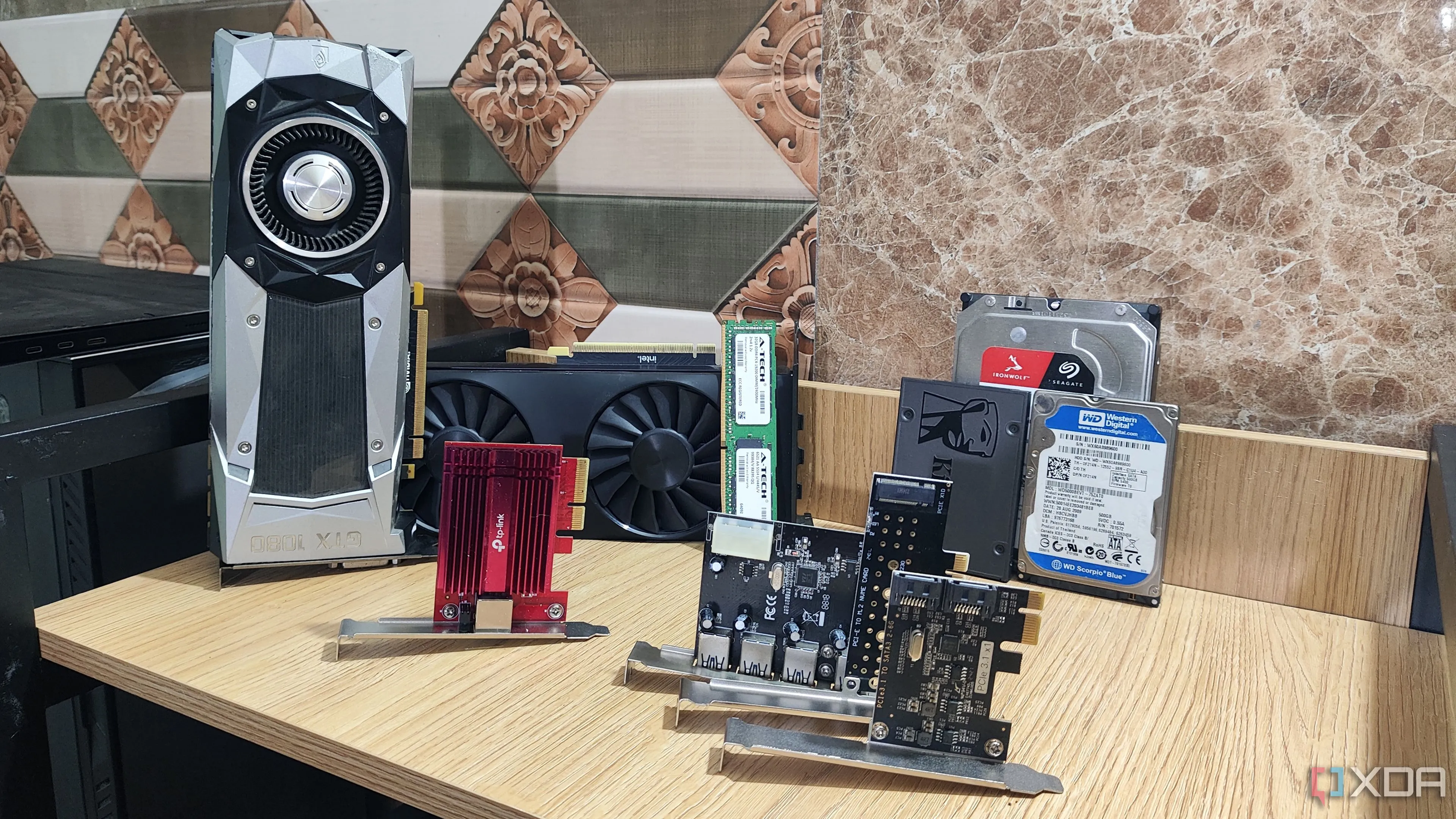 Hình ảnh minh họa các linh kiện và thiết bị cho việc nâng cấp, bảo trì home server và tối ưu hóa hiệu suất home lab.