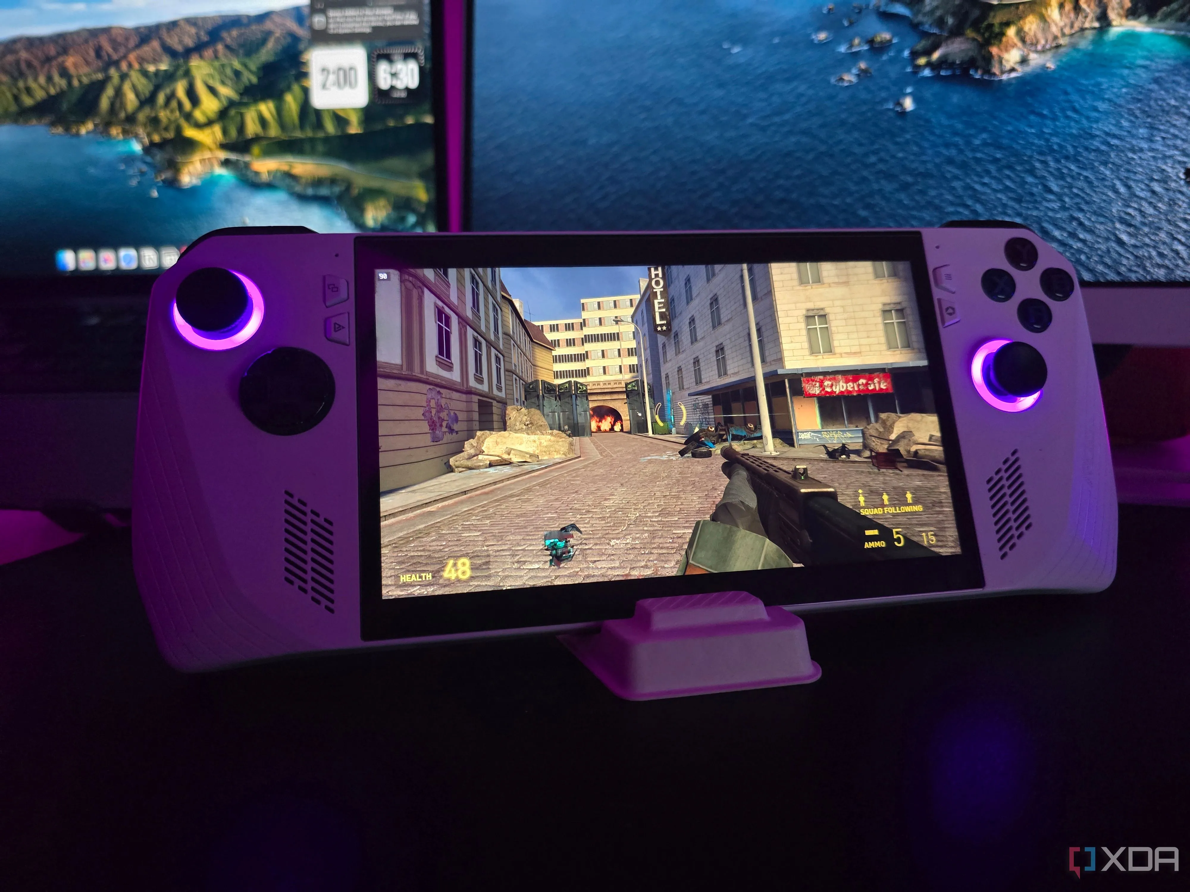 Hình ảnh một chiếc Asus ROG Ally chạy tựa game Half-Life 2, minh họa các thiết bị công nghệ có tuổi thọ sử dụng lâu dài.