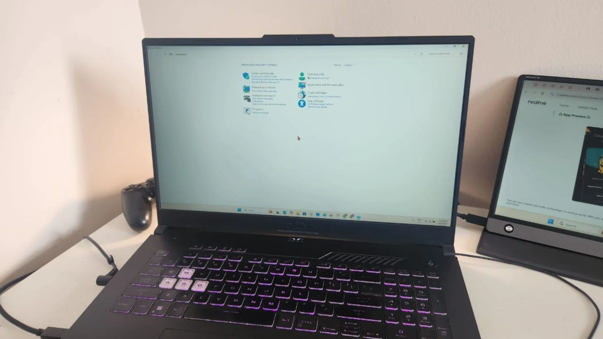 Hình ảnh rò rỉ giao diện mới của tùy chọn Thời gian và Ngôn ngữ trong ứng dụng Settings trên Windows 11, được phát hiện bởi PhantomOfEarth.