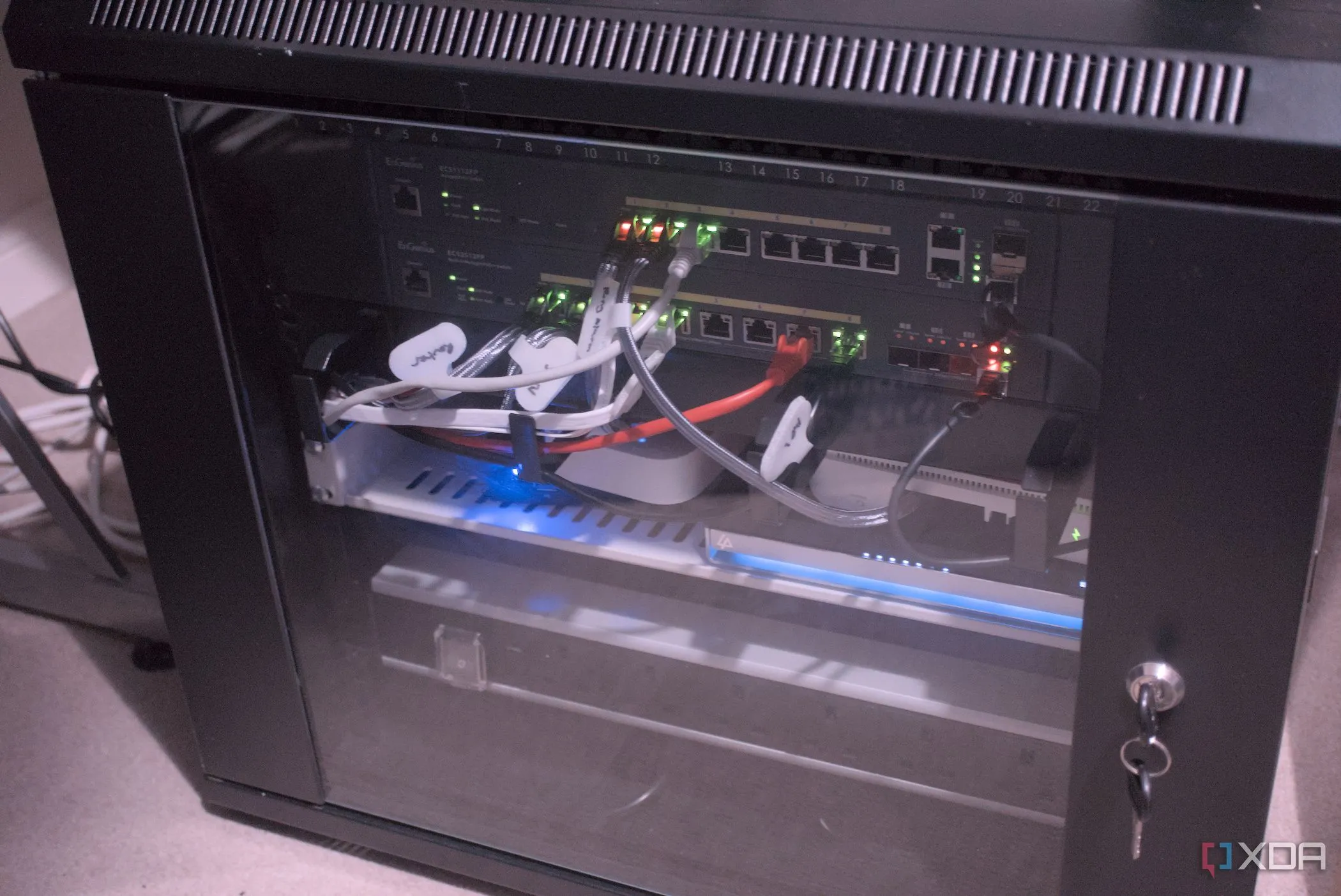 Hộp tủ chứa thiết bị mạng cho home lab