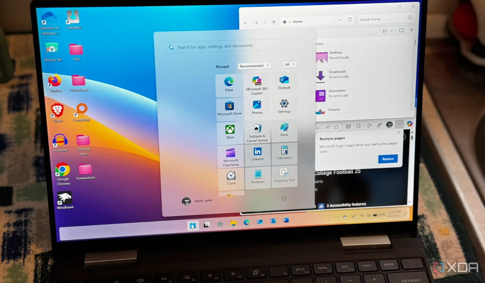 Laptop Windows 11 chạy bản mod Windows 25 với giao diện tùy chỉnh, cải thiện trải nghiệm người dùng