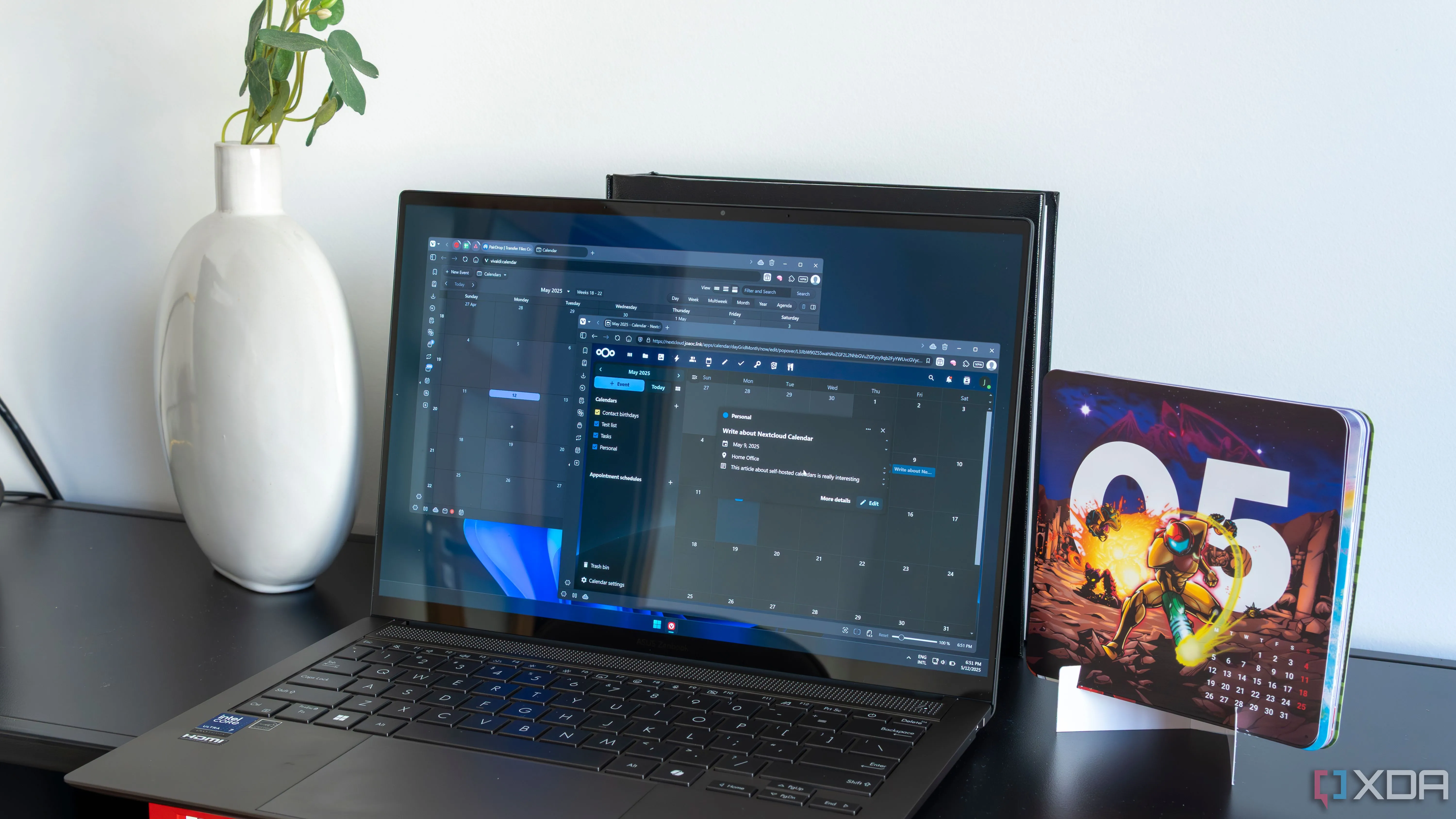 Lịch Nextcloud và lịch Vivaldi trên laptop, minh họa các giải pháp thay thế Google Calendar tự host
