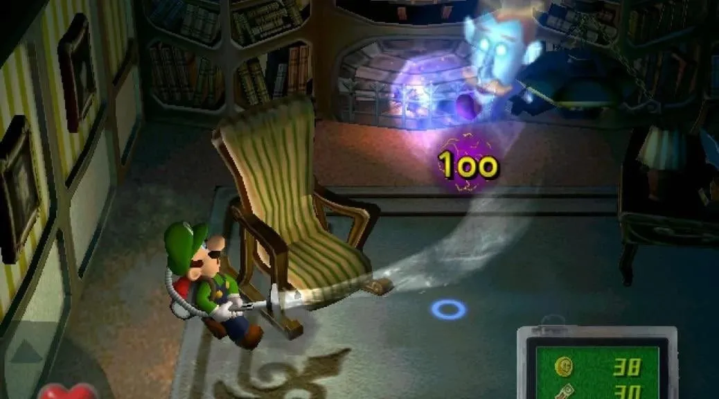 Luigi đang khám phá căn biệt thự ma ám trong game Luigi's Mansion trên GameCube